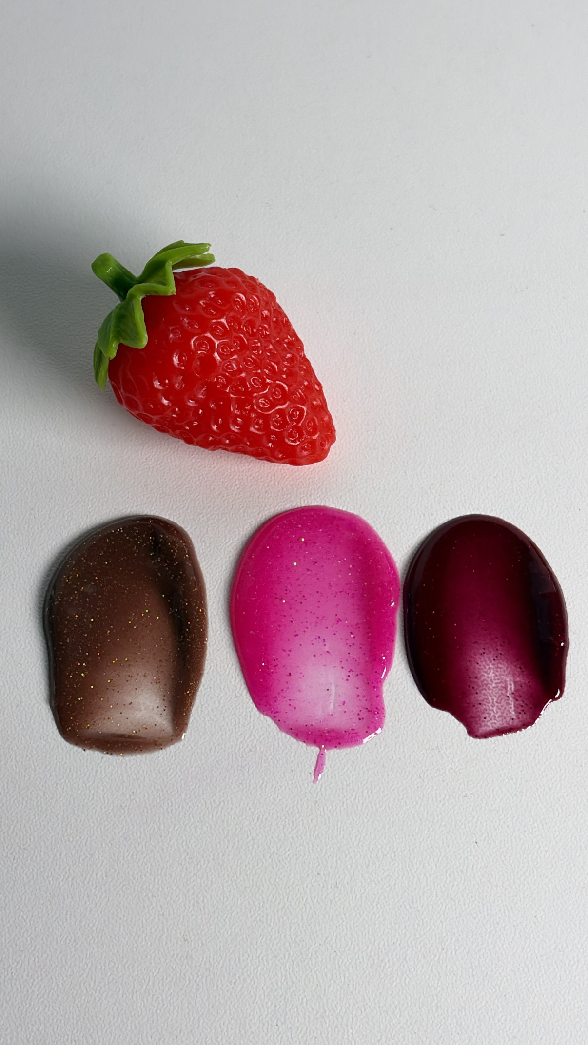 GLITTER GLOSSES