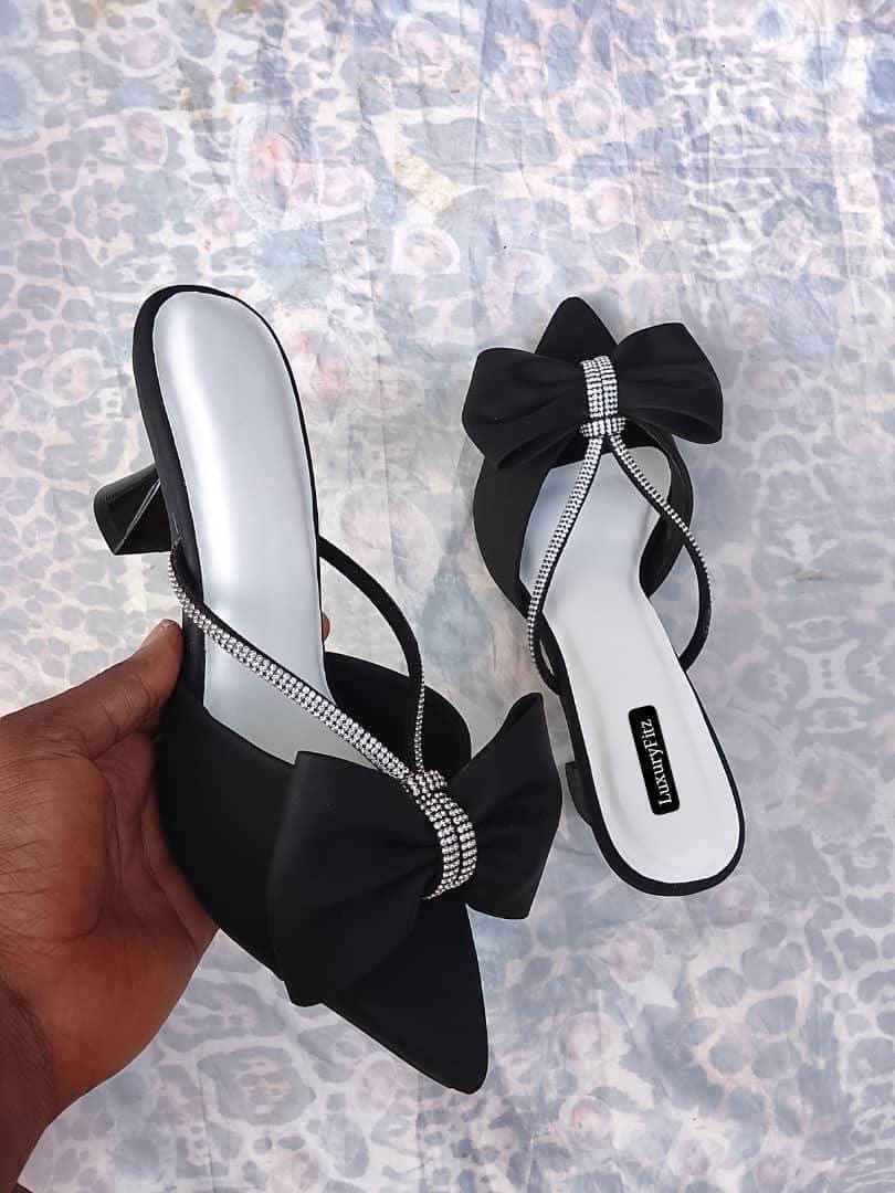 Peep toe heel