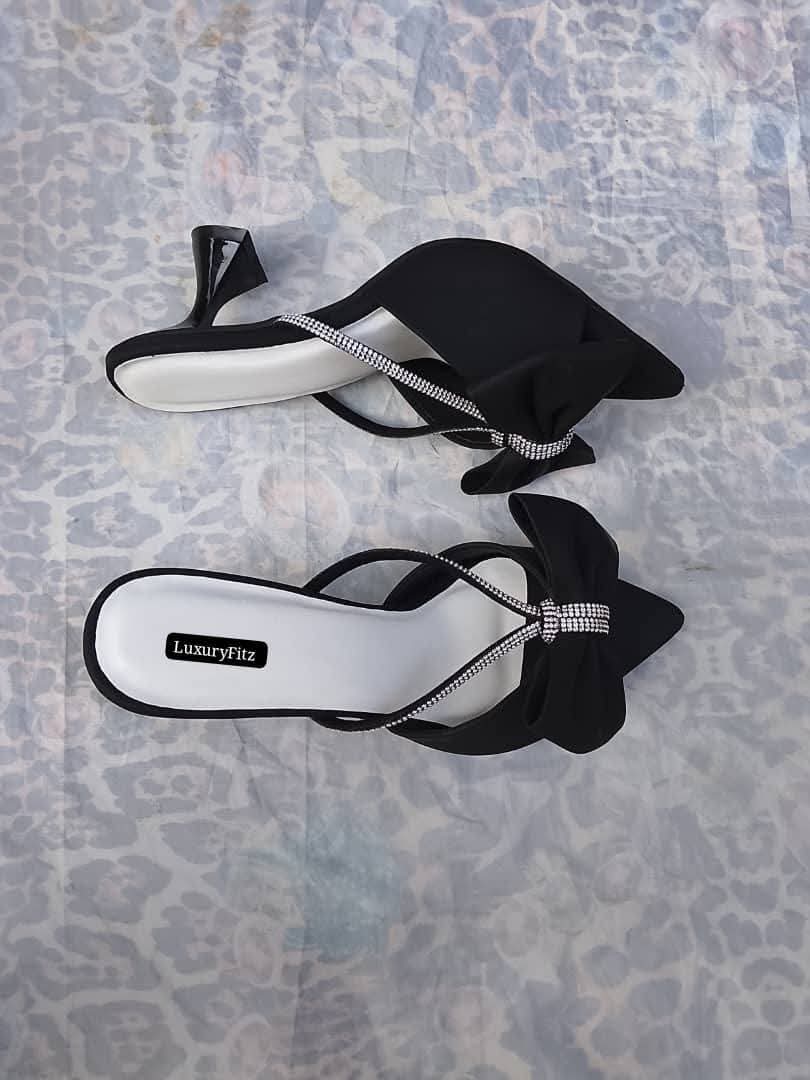 Peep toe heel