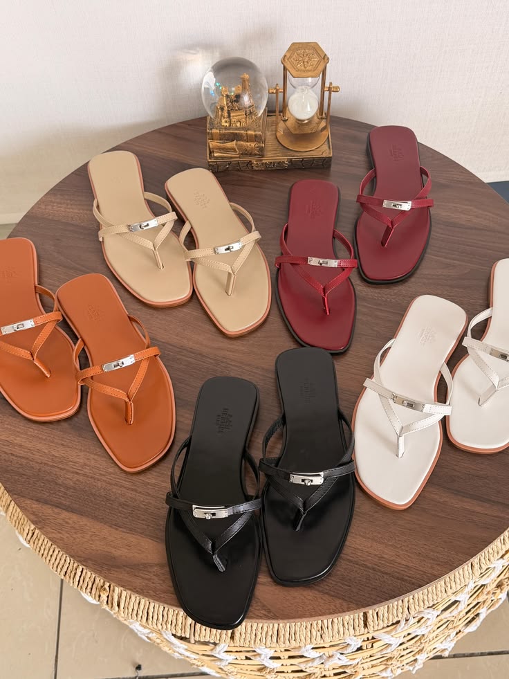 Women Flat pams