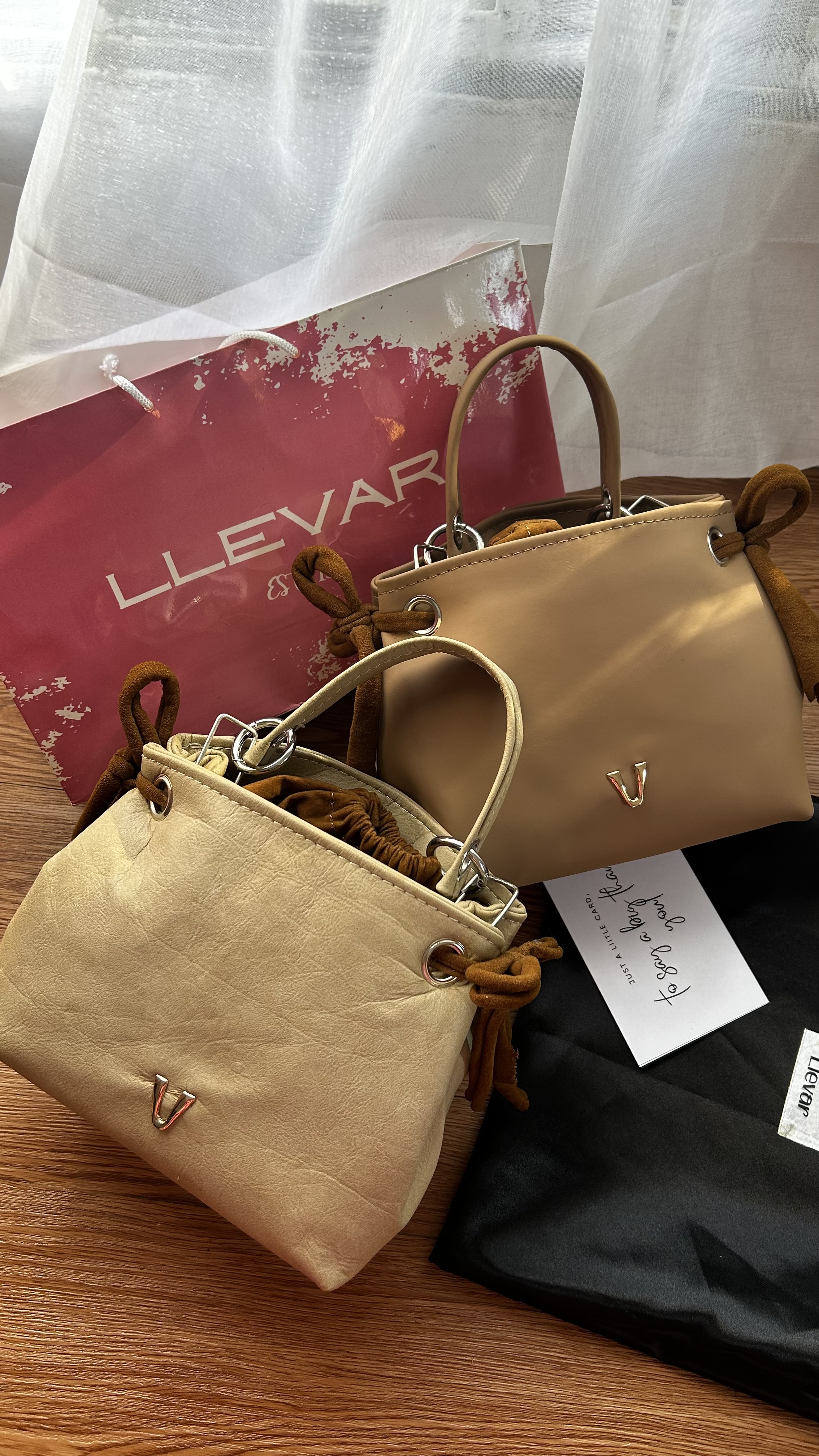 Amor Pouch Bag image