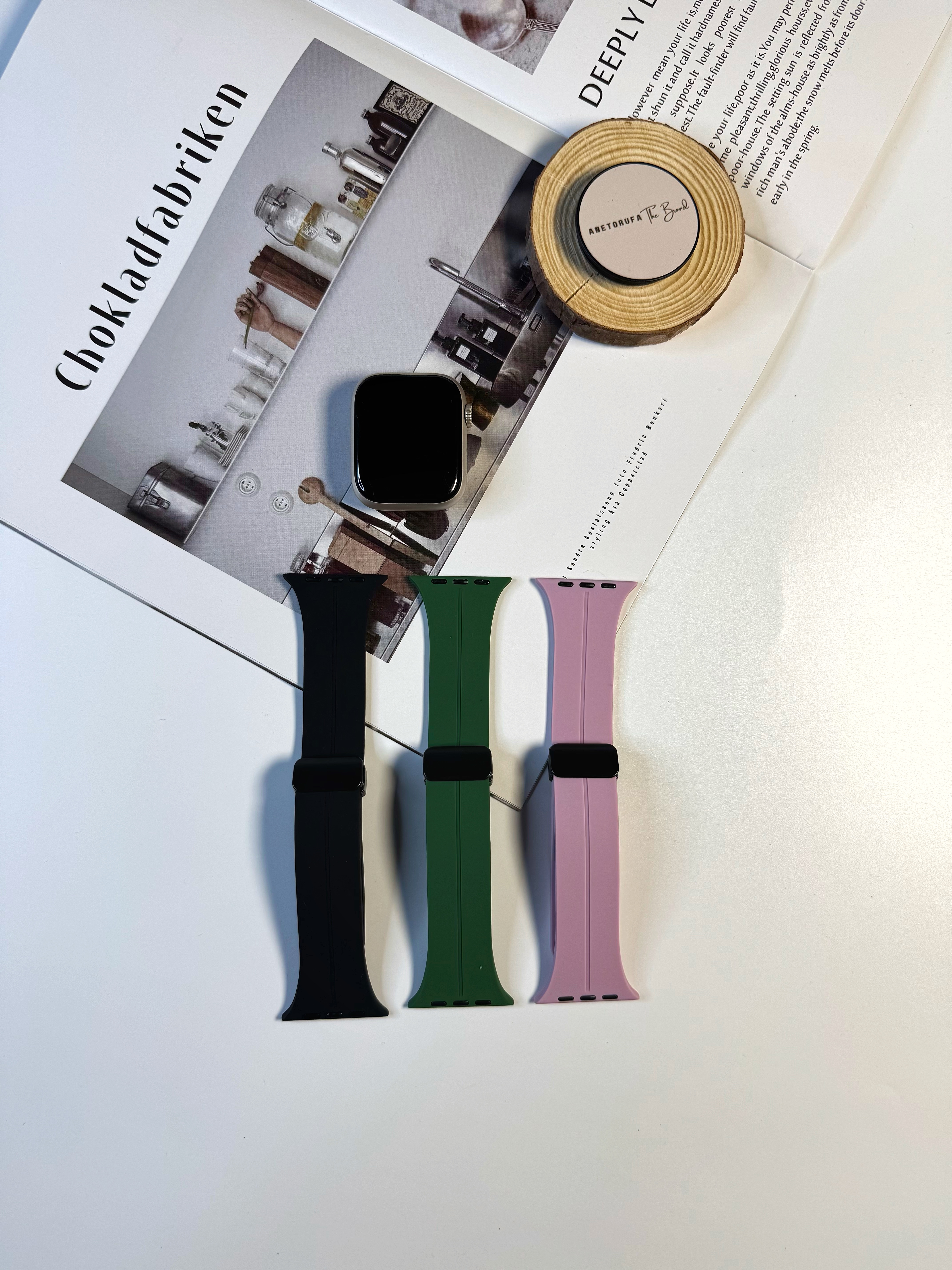 MAGNETIC SILICONE APPLE WATCH STRAP