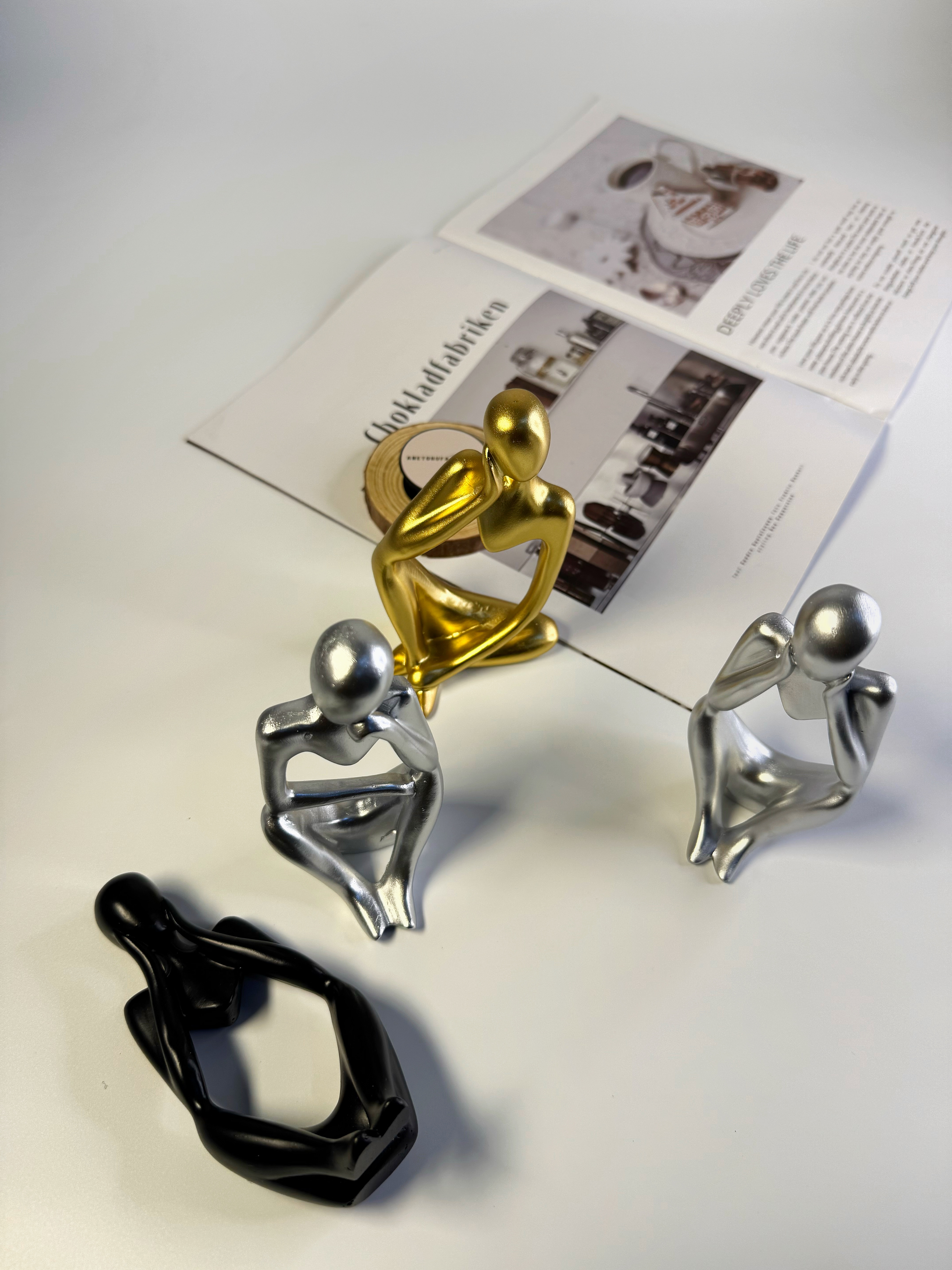 ABSTRACT DECORATIVE STATUE image