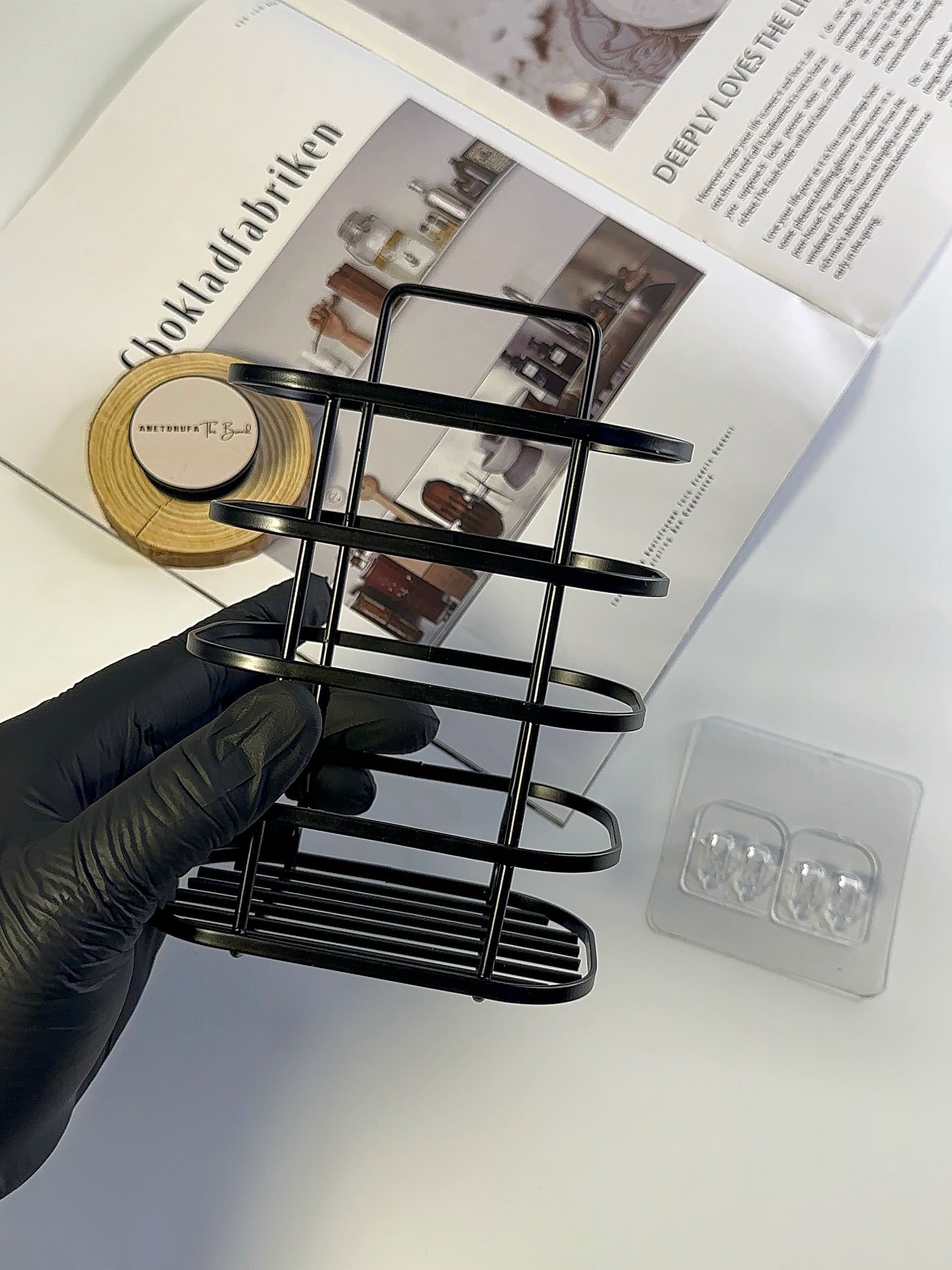 STAINLESS STEEL TOOTHBRUSH HOLDER image