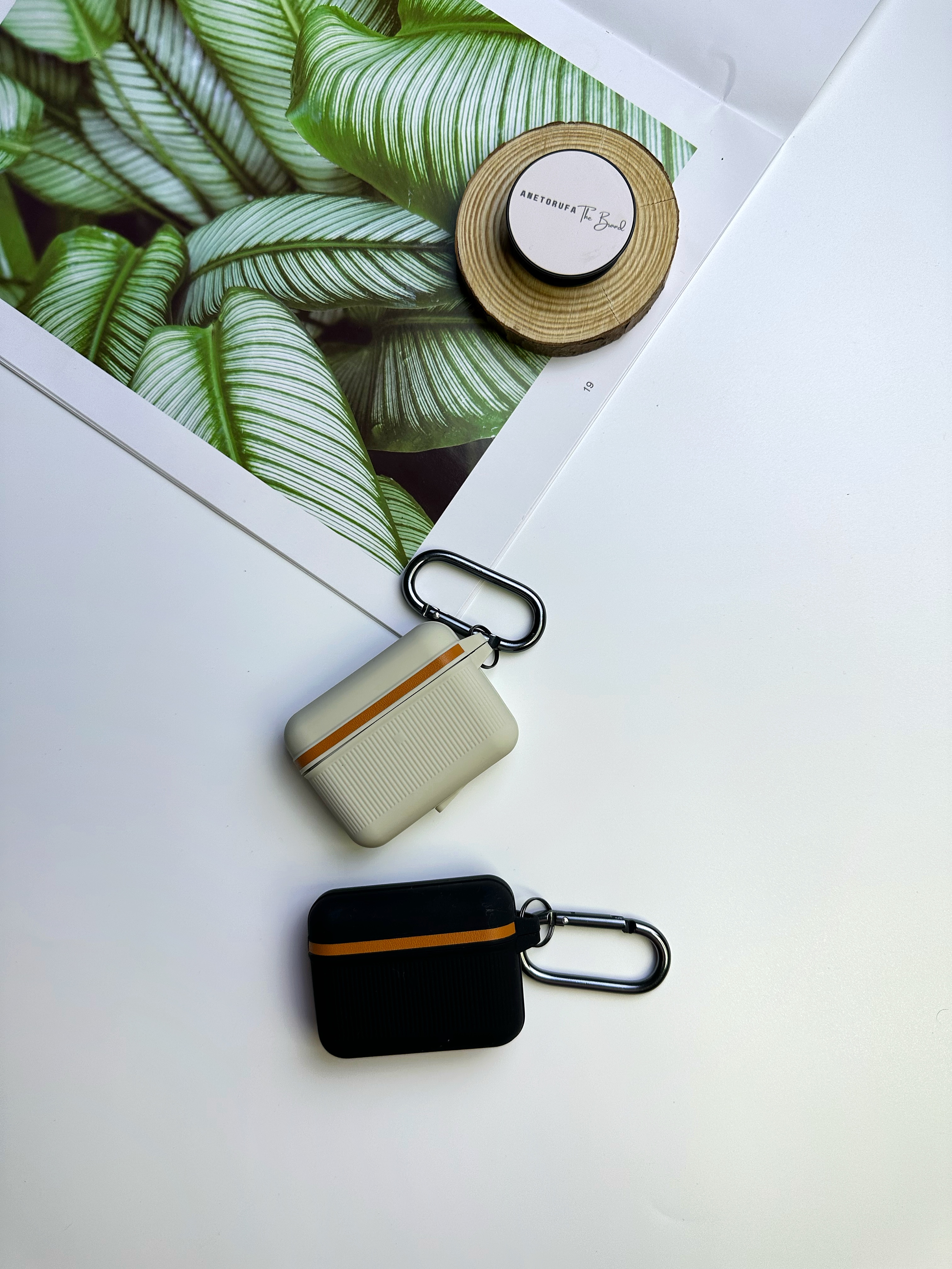 BEIGE SILICONE AIRPODS CASE image