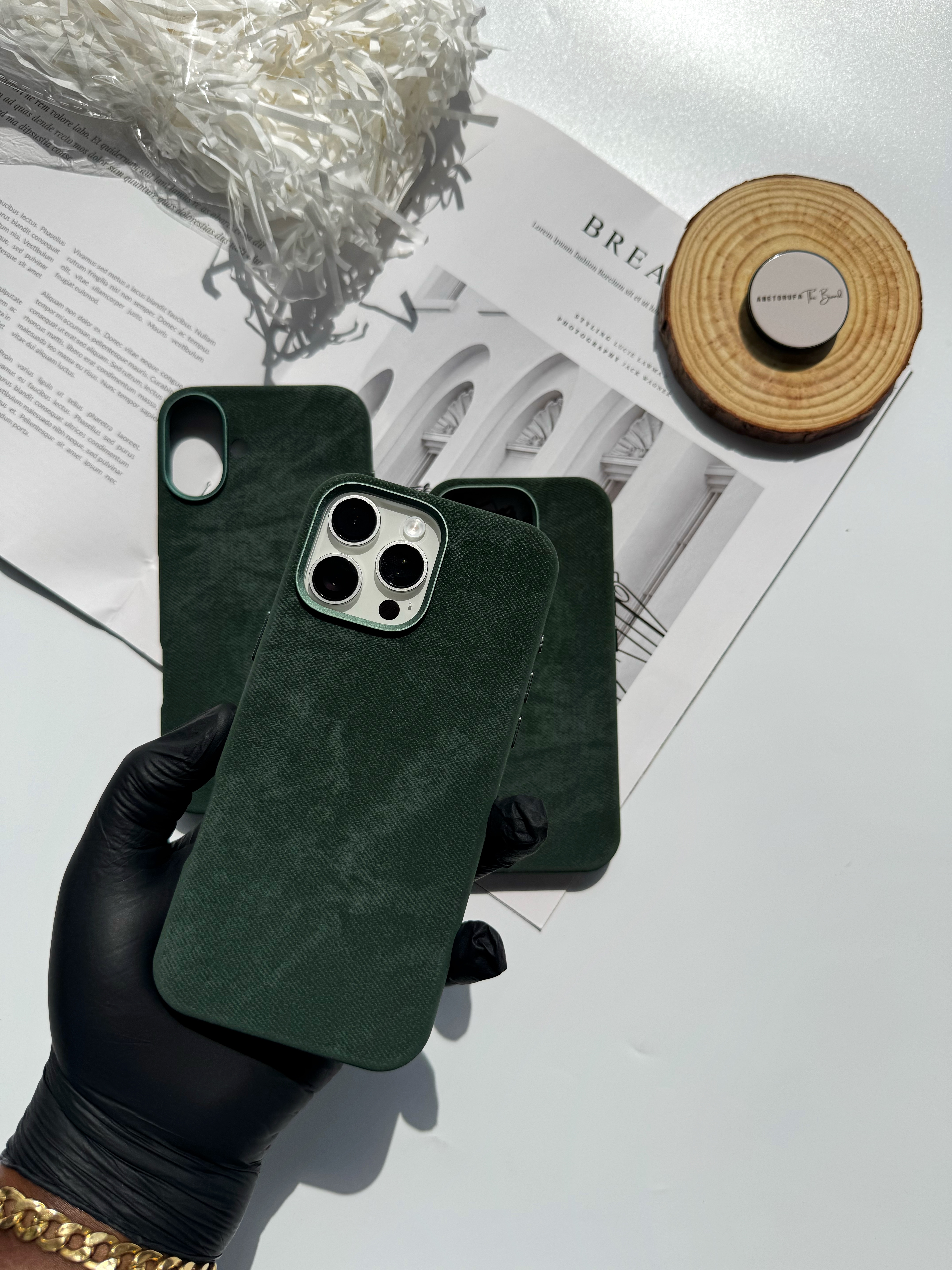 DARK GREEN FLANNELETTE-LINED MAGSAFE PHONE CASE image