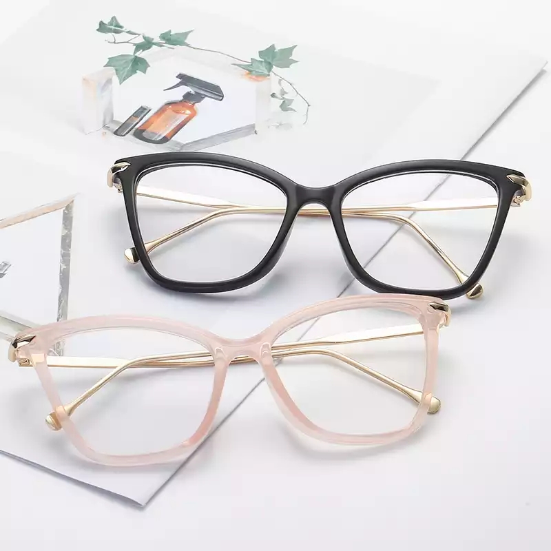 Butterfly Women Bold Eyeglasses image