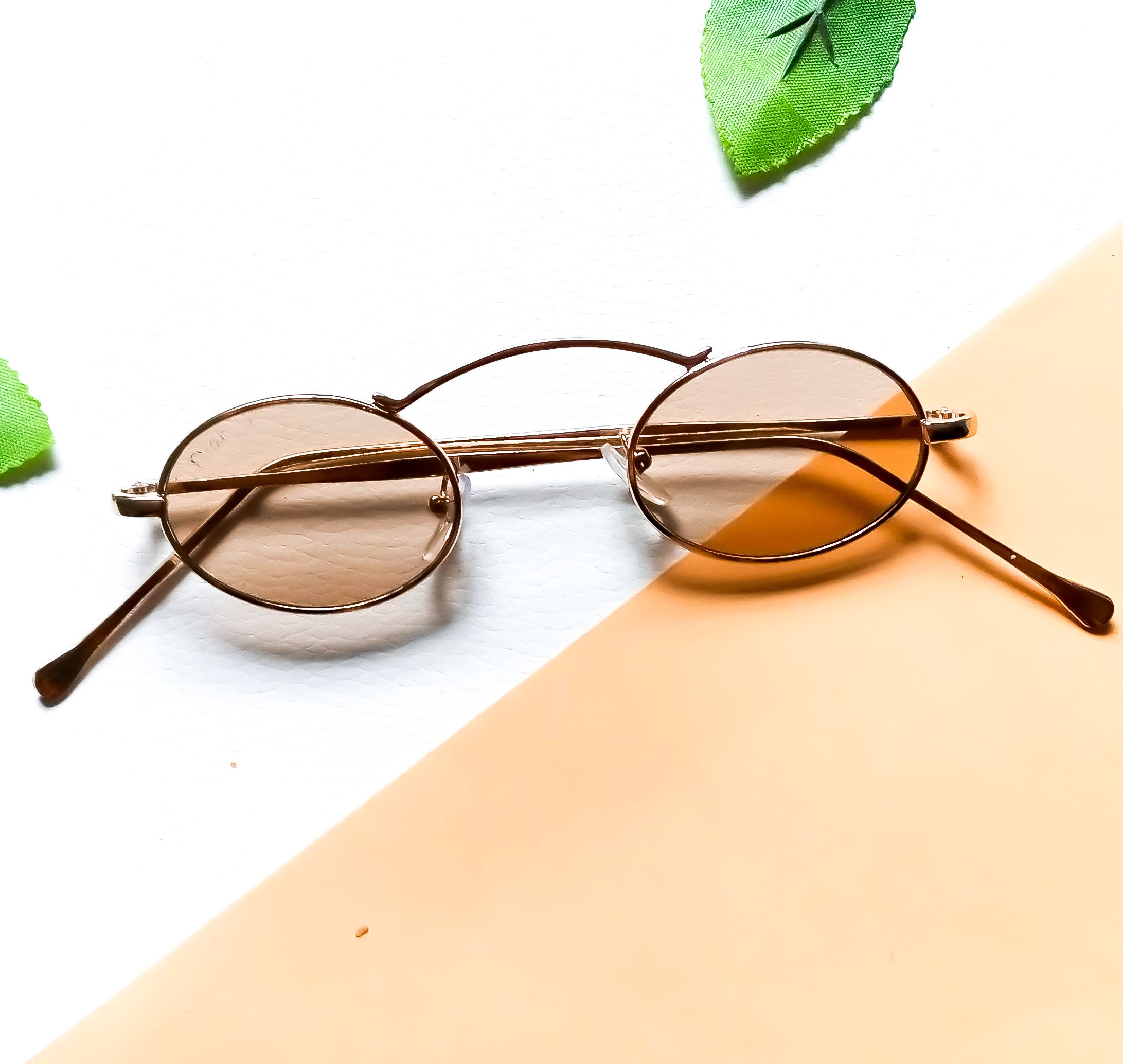 Unisex Micro Retro Oval Shade image