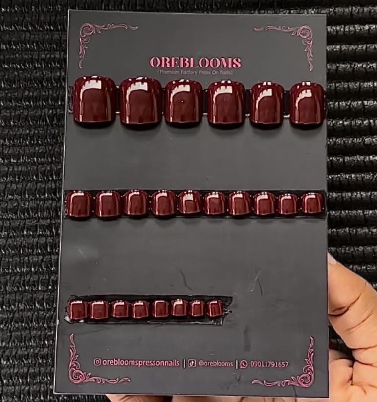 TN46 Burgundy plain toenails image