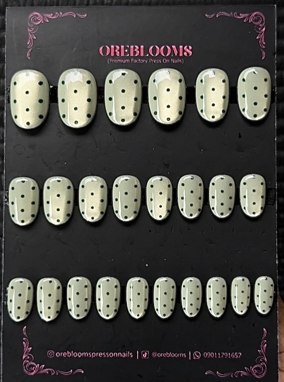 CS40 Cat eye polka dots