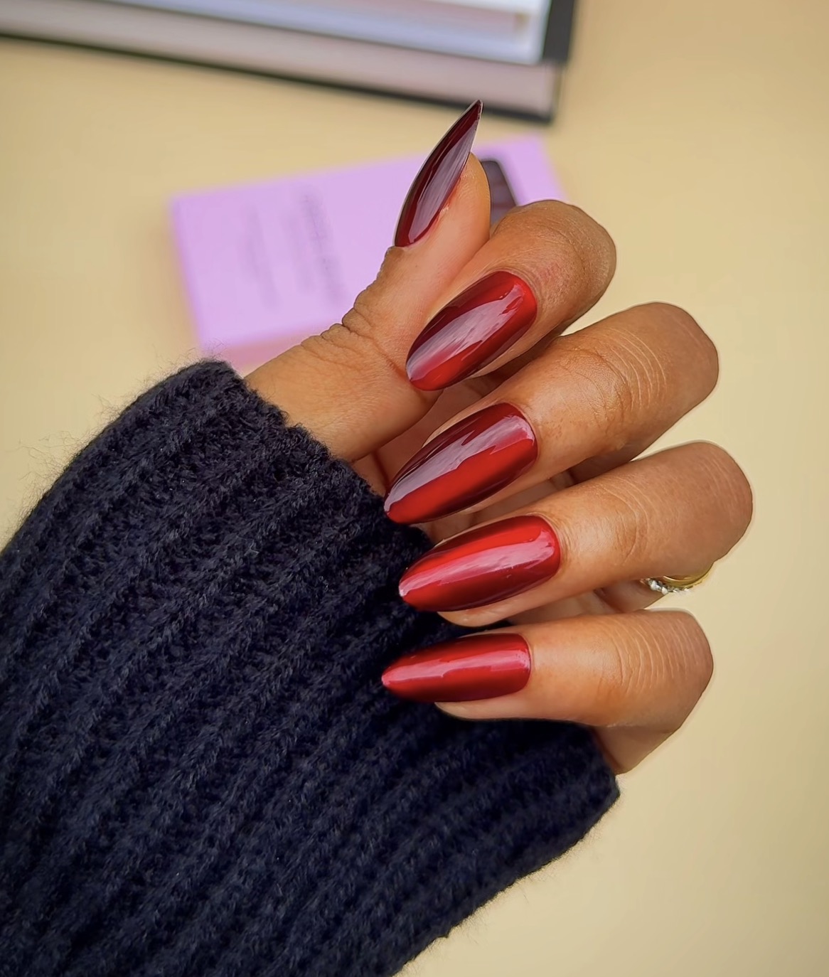 NB29 Very Dark/Medium Dark Red Cat Eye