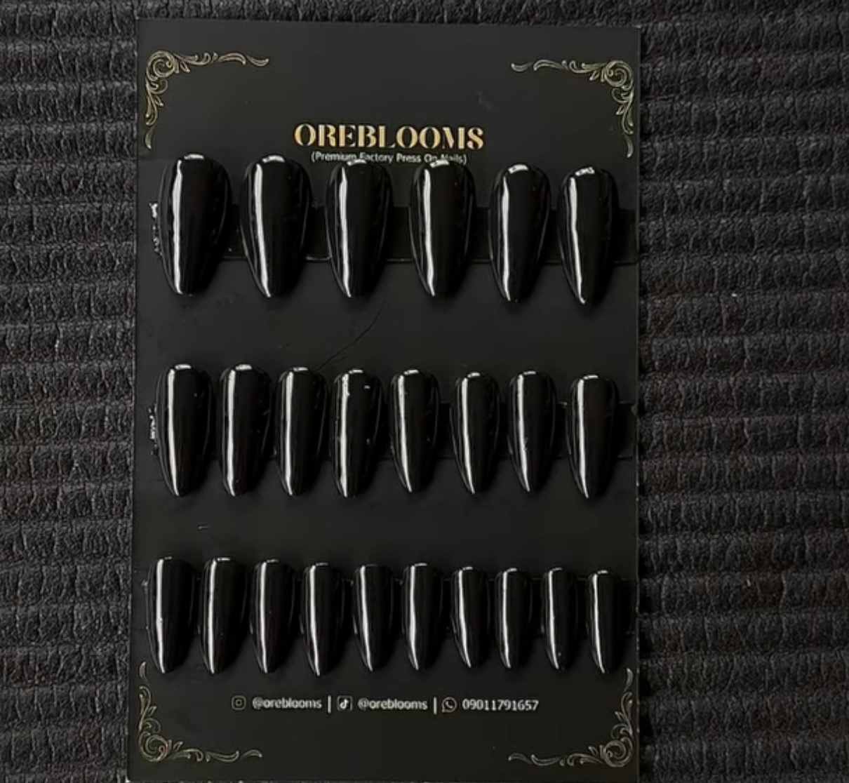 NOA10 Almond Plain Black