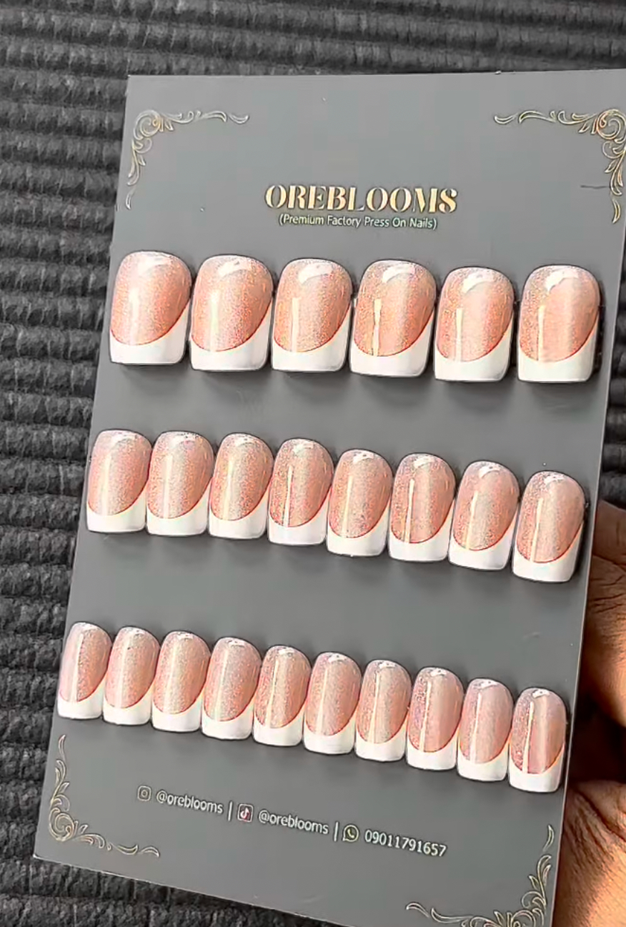 SN17 Cat Eye French Tip 