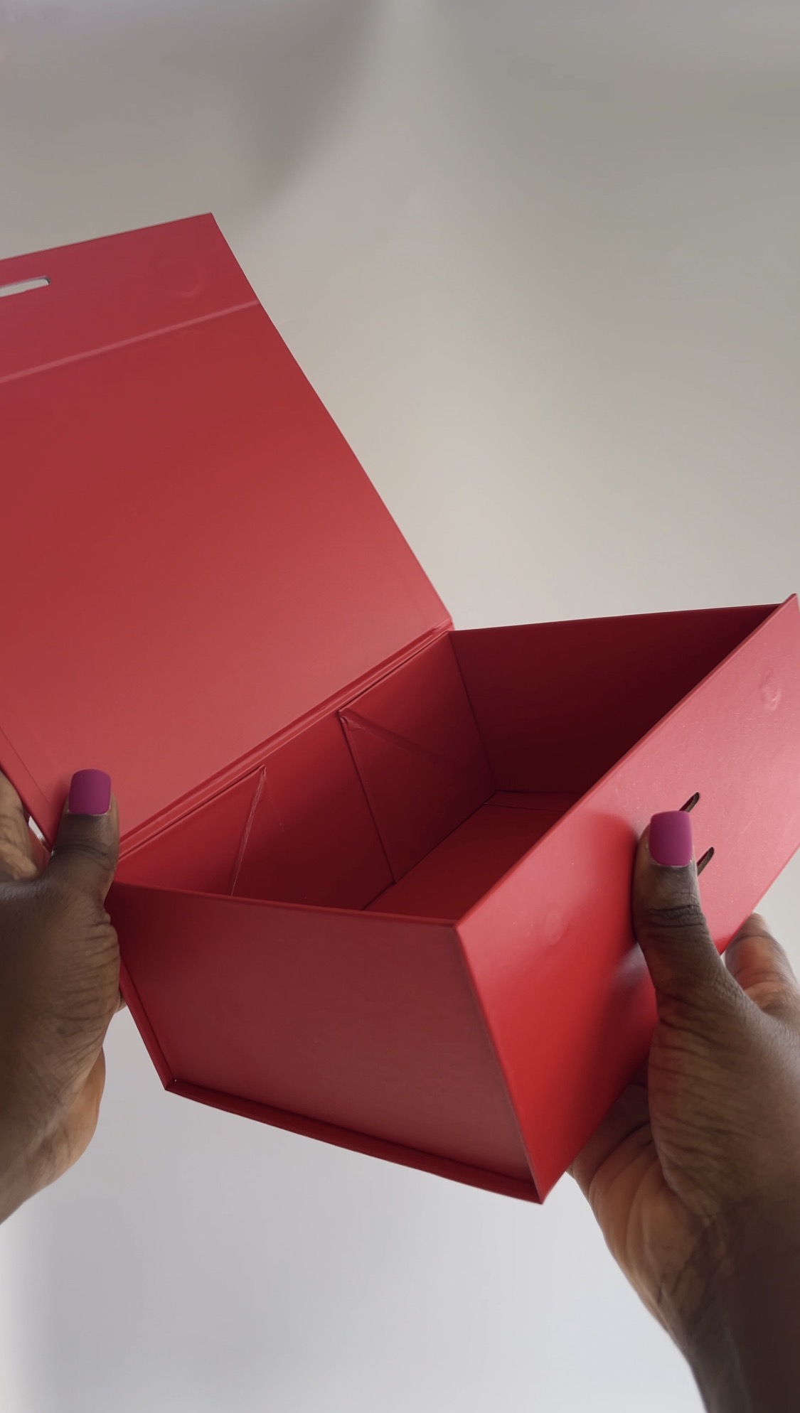 Foldable Box with Ribbon