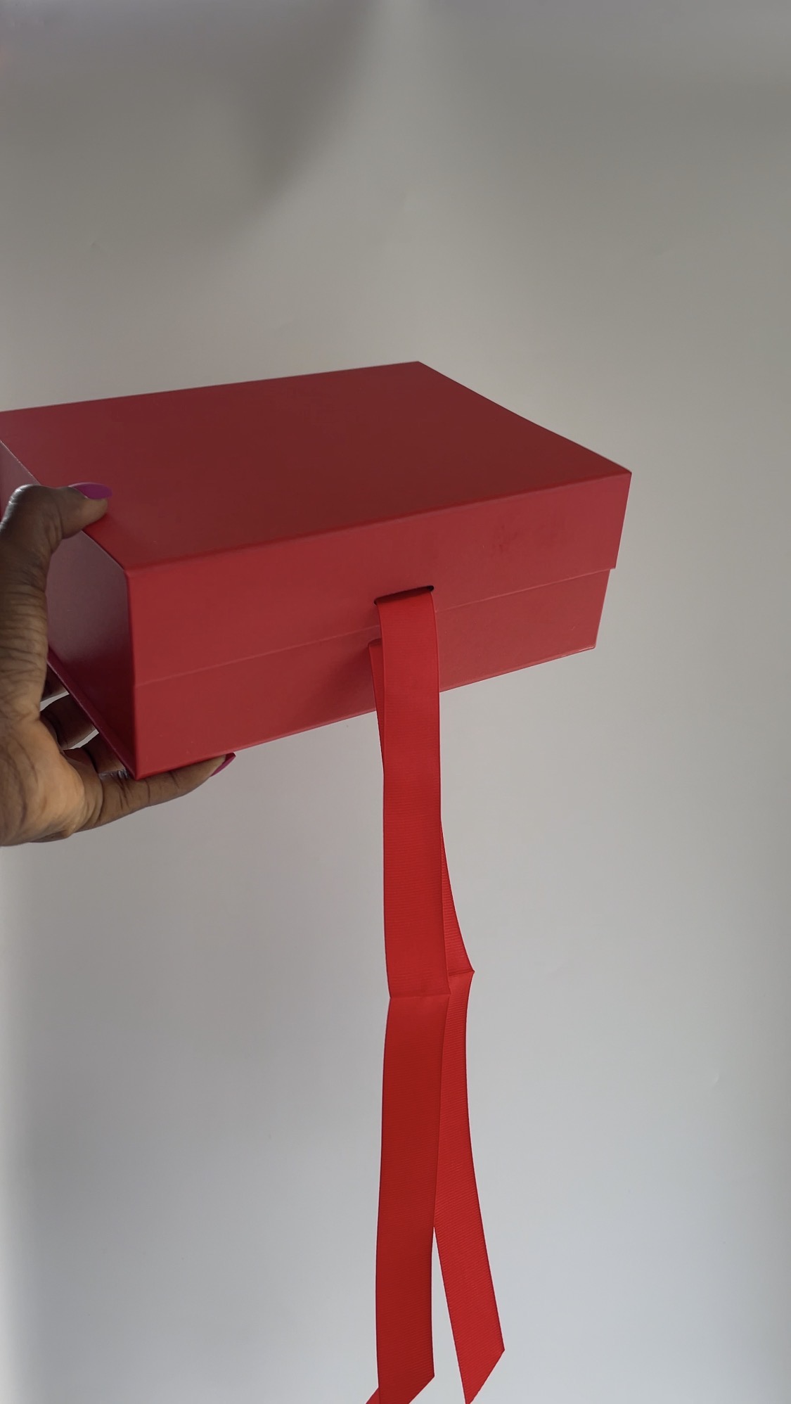 Foldable Box with Ribbon