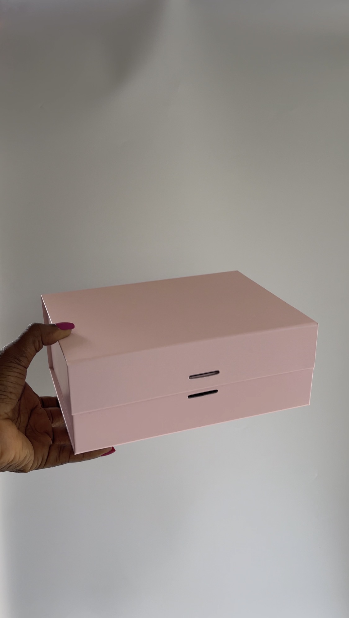 Foldable Box with Ribbon