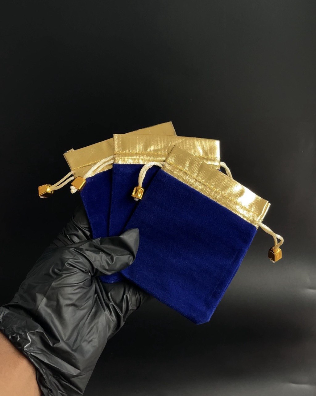 Velvet Drawstring Pouch - 25pcs image