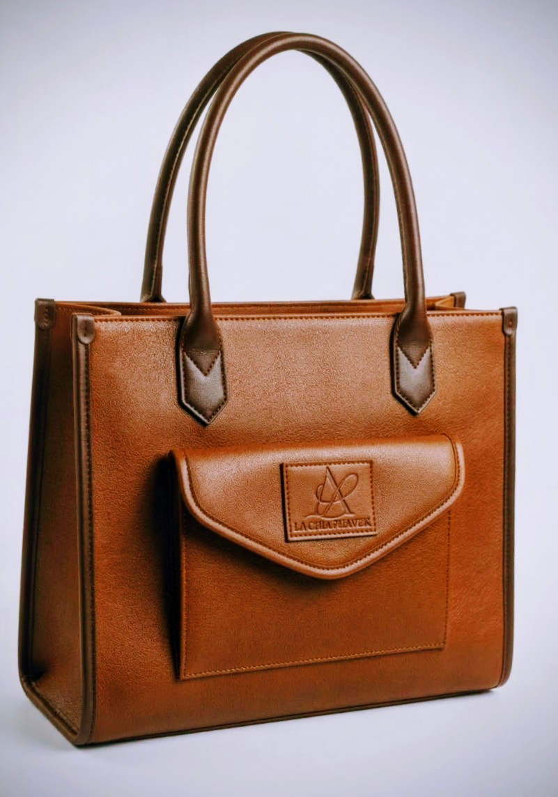 QUILTED LARGE CHAIN BAG second image