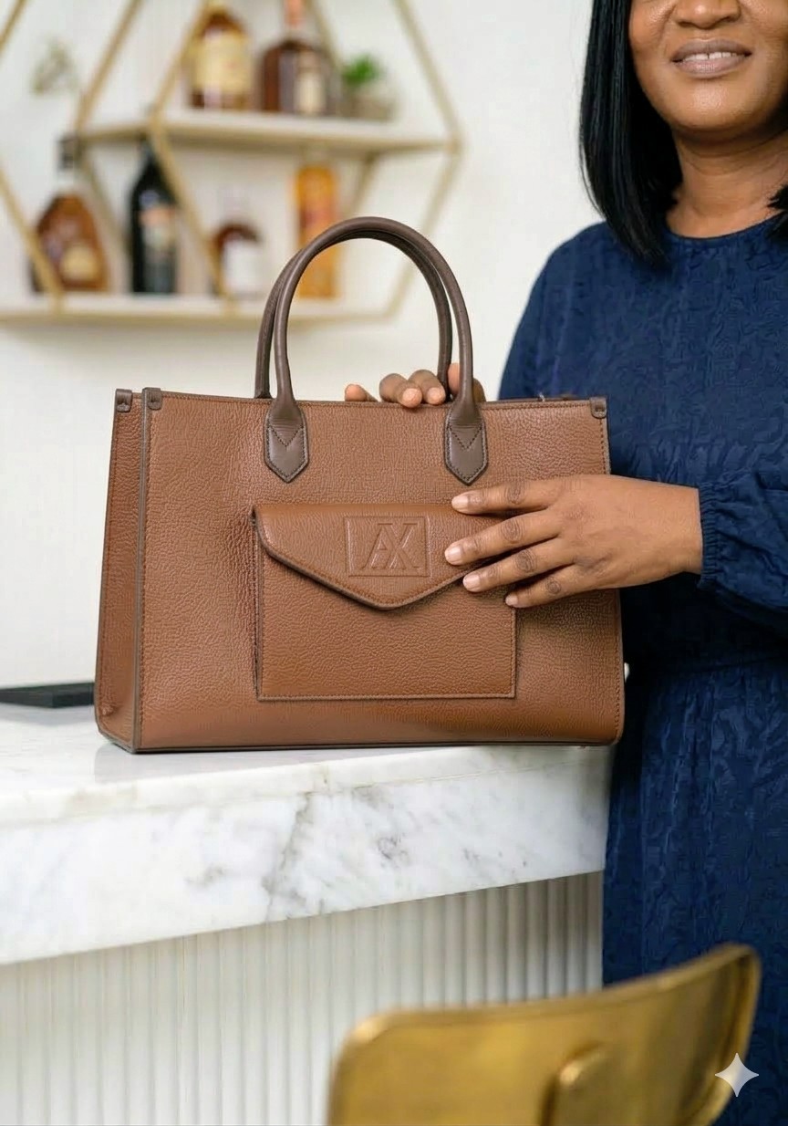 QUILTED KEMI SHOULDER BAG )