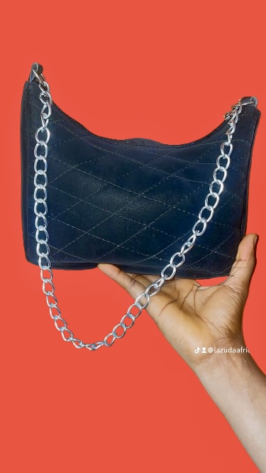 DAMI PATTERN QUILTED CHAIN image