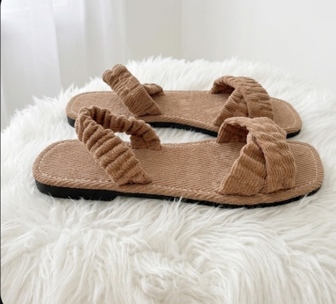 Criss-Cross Elastic Straps Non-Slip, Casual Summer Beach Sandal Image