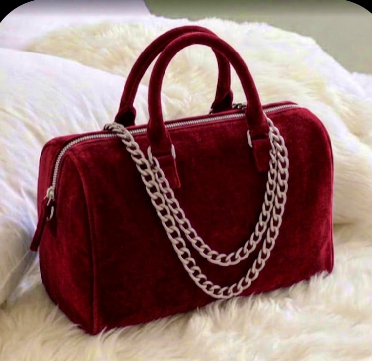 Luxury Velvet Chain Handbags | Handcrafted Elegance