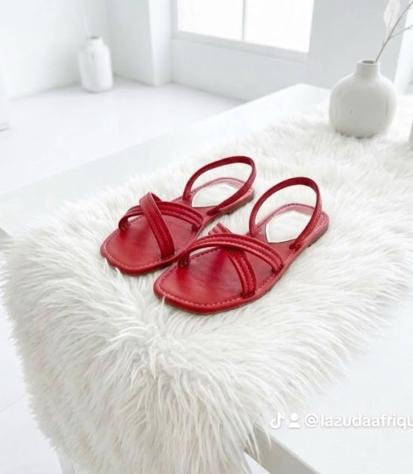 Elegant  Cross-Strap Sandals