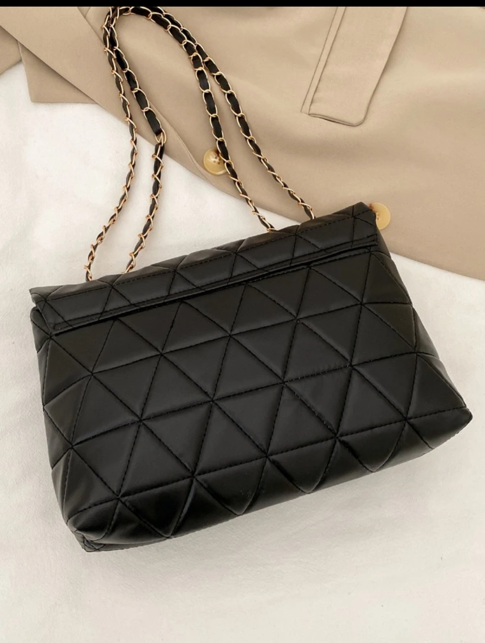 MEDUIM  CHAIN QUILTED HANDBAG Image