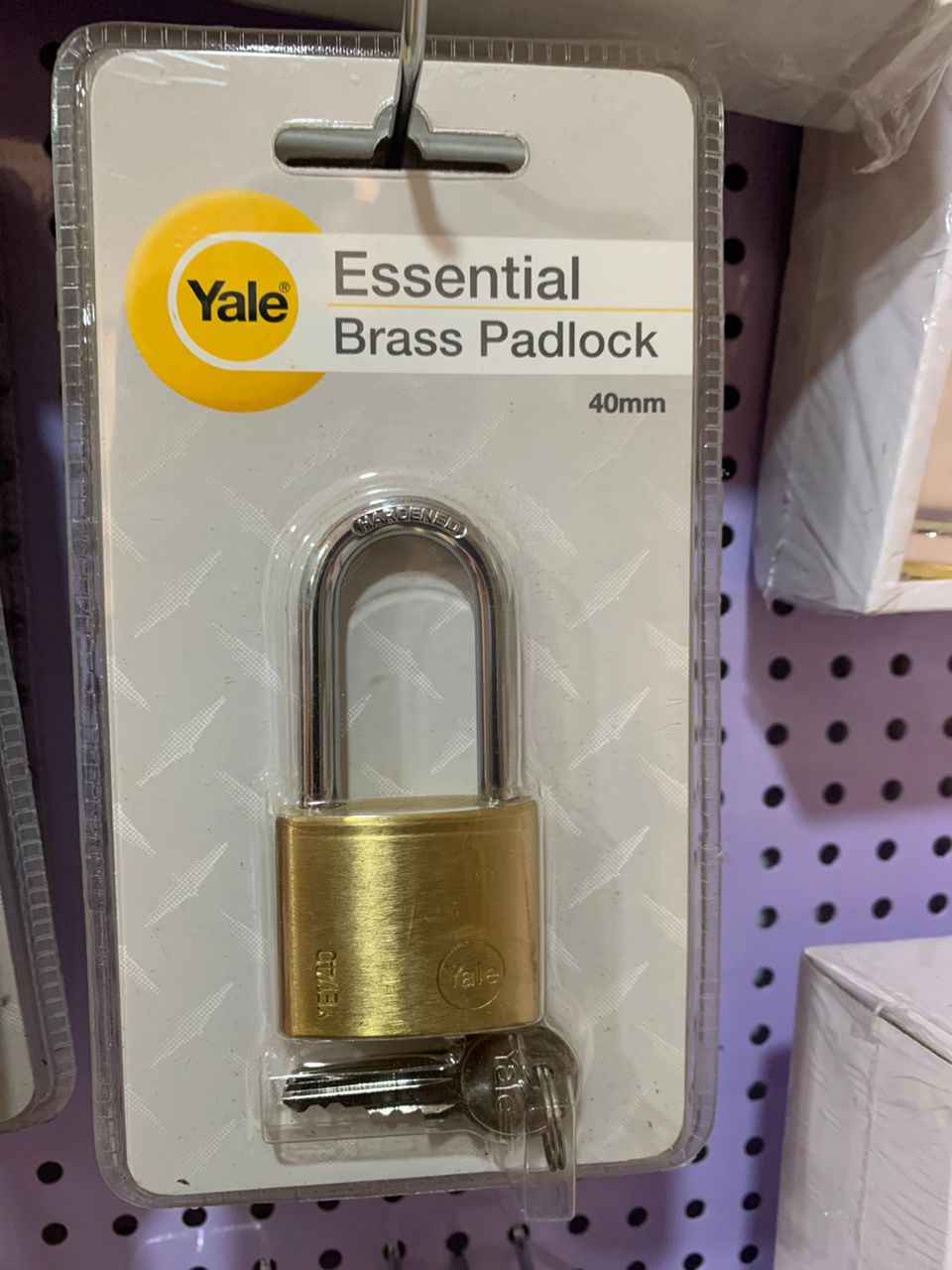 40mm Yale Essential Brass Padlock Long Shackle YE1/40 second image