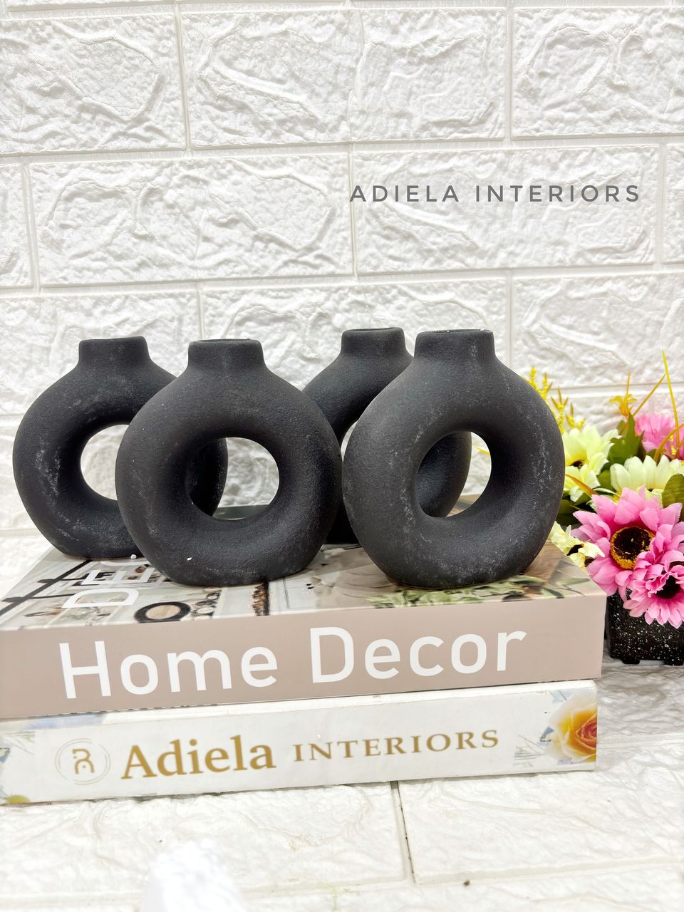 Mini Donut Vase _ Frosted Design Image