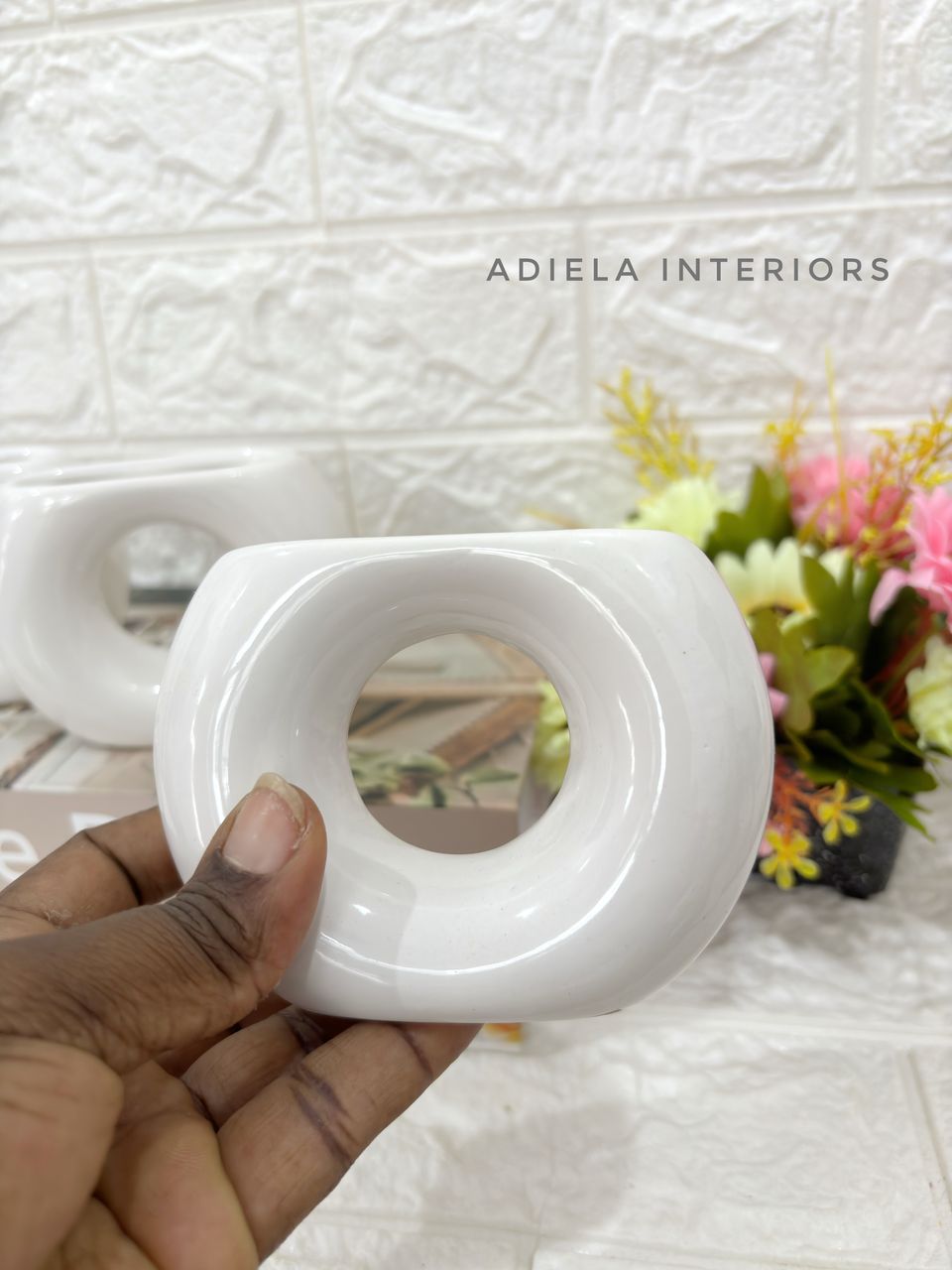 Semi Donut Vase Image