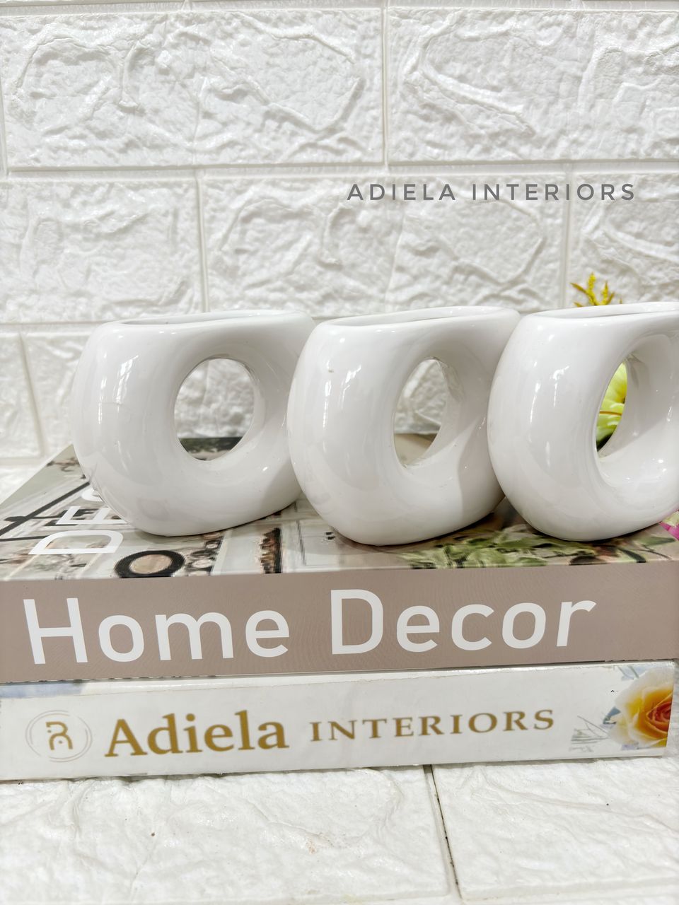 Semi Donut Vase Image