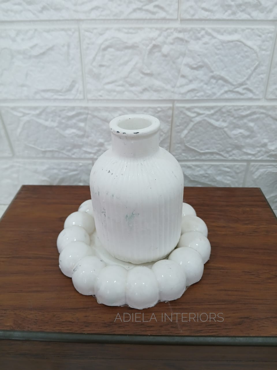 Vase & Saucer Set second image