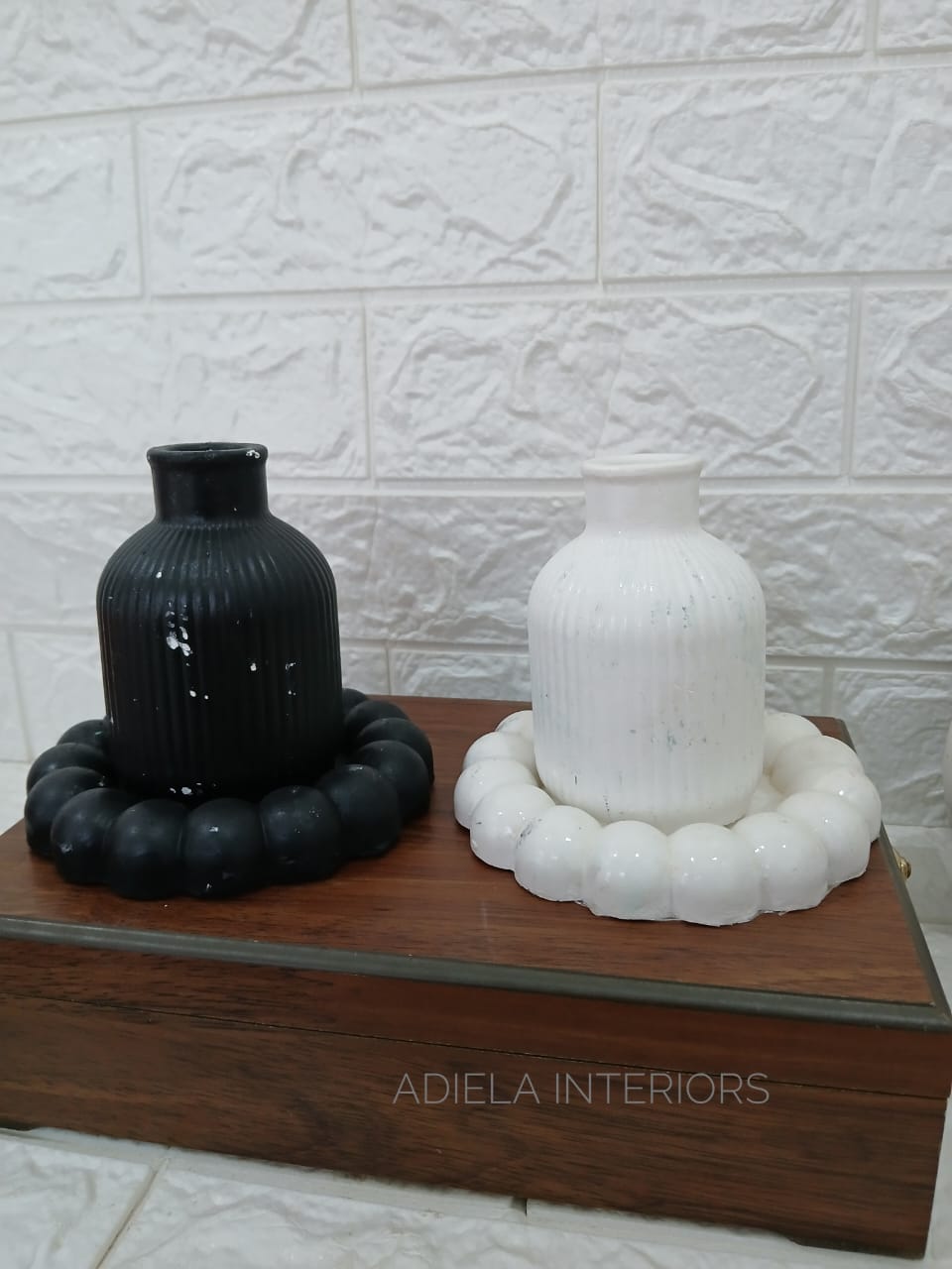 Vase & Saucer Set image