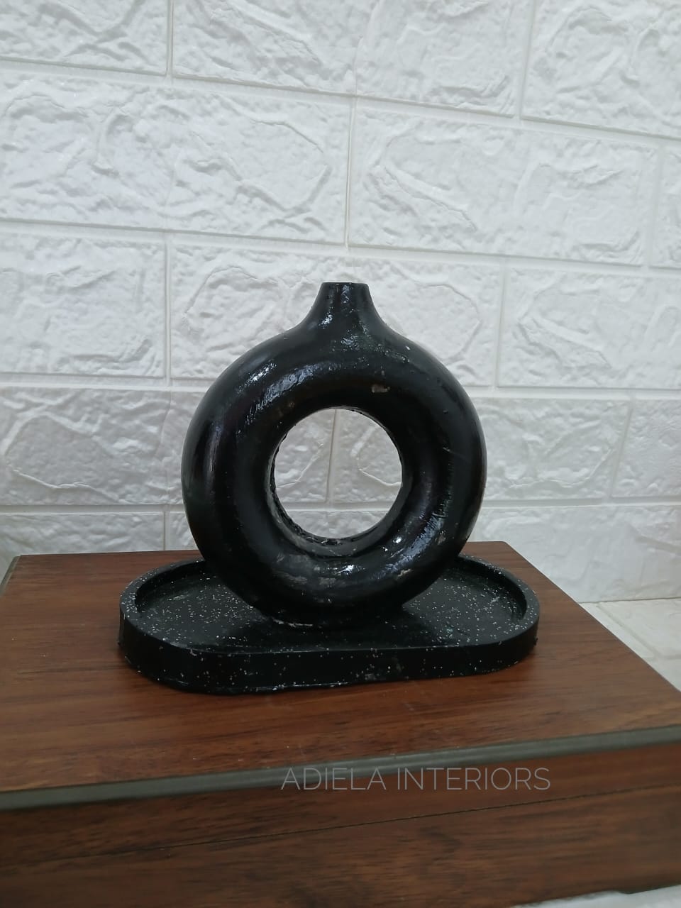 Decorative Donut Vase & Saucer Set Image