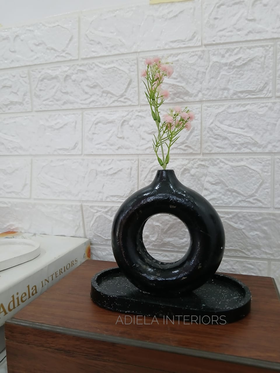 Decorative Donut Vase & Saucer Set second image