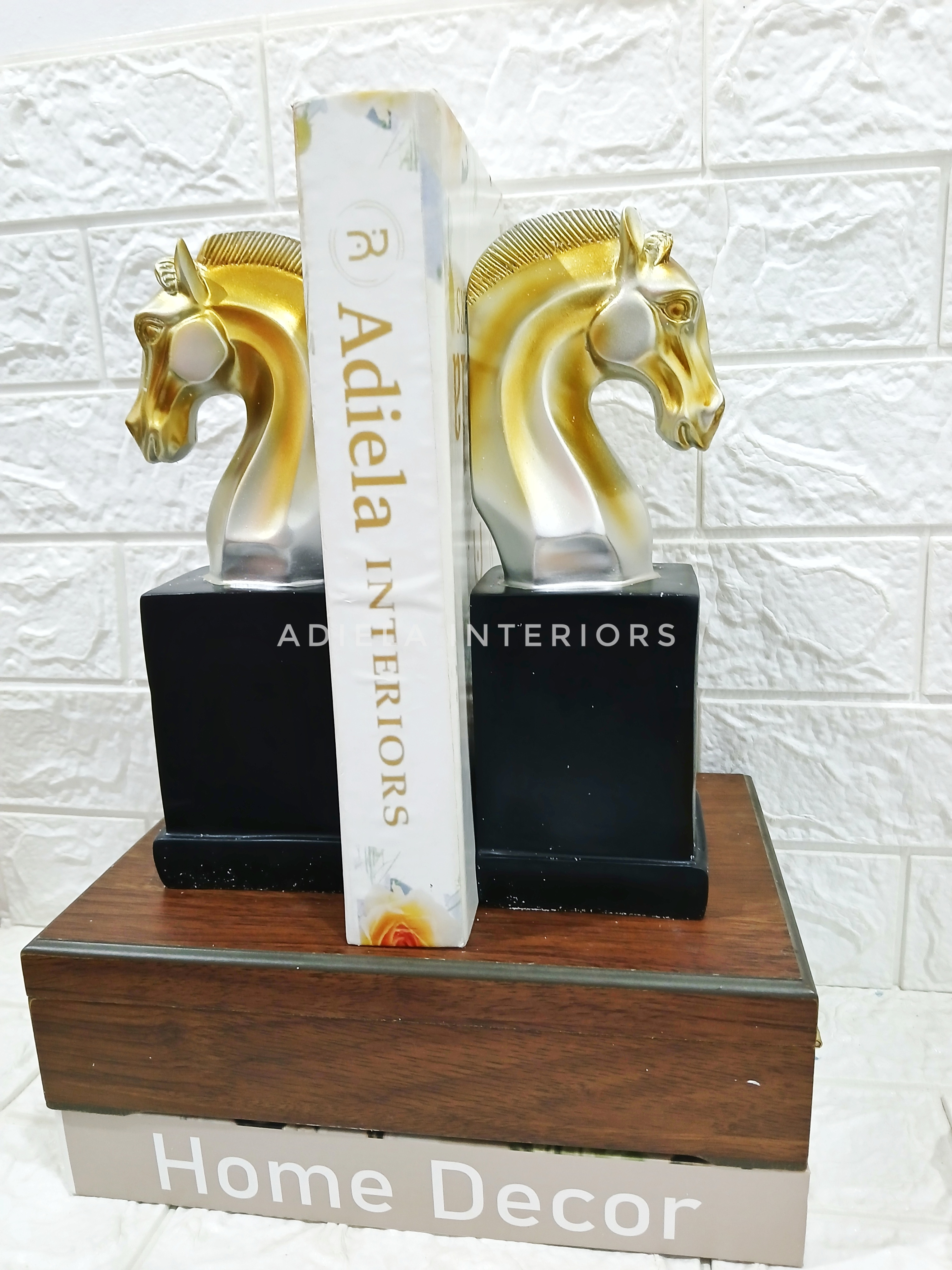 2 Pcs Horse Head Ceramic Bookend/ Decor image