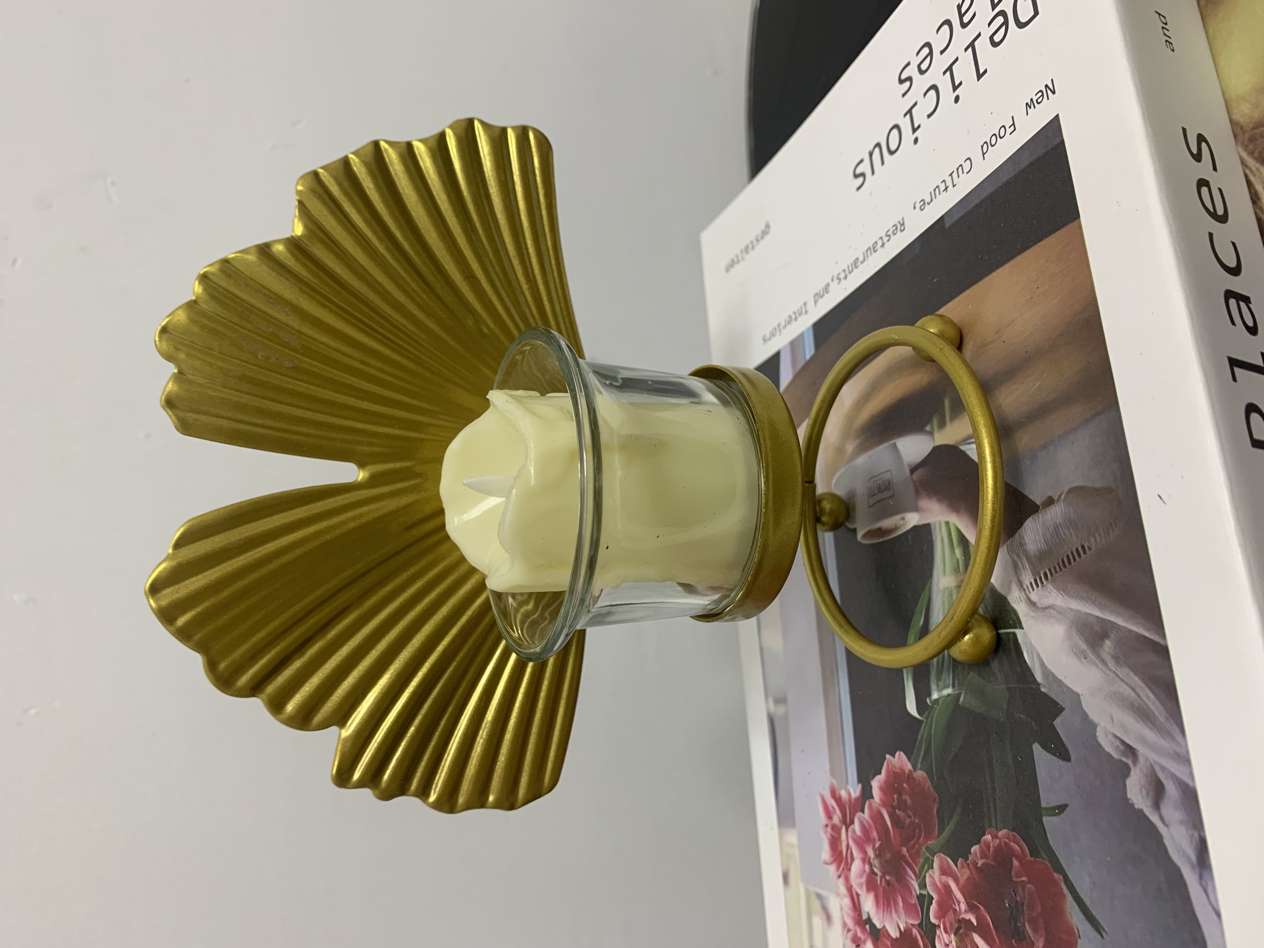 Ginkgo Leaf Decor with faux candle Image