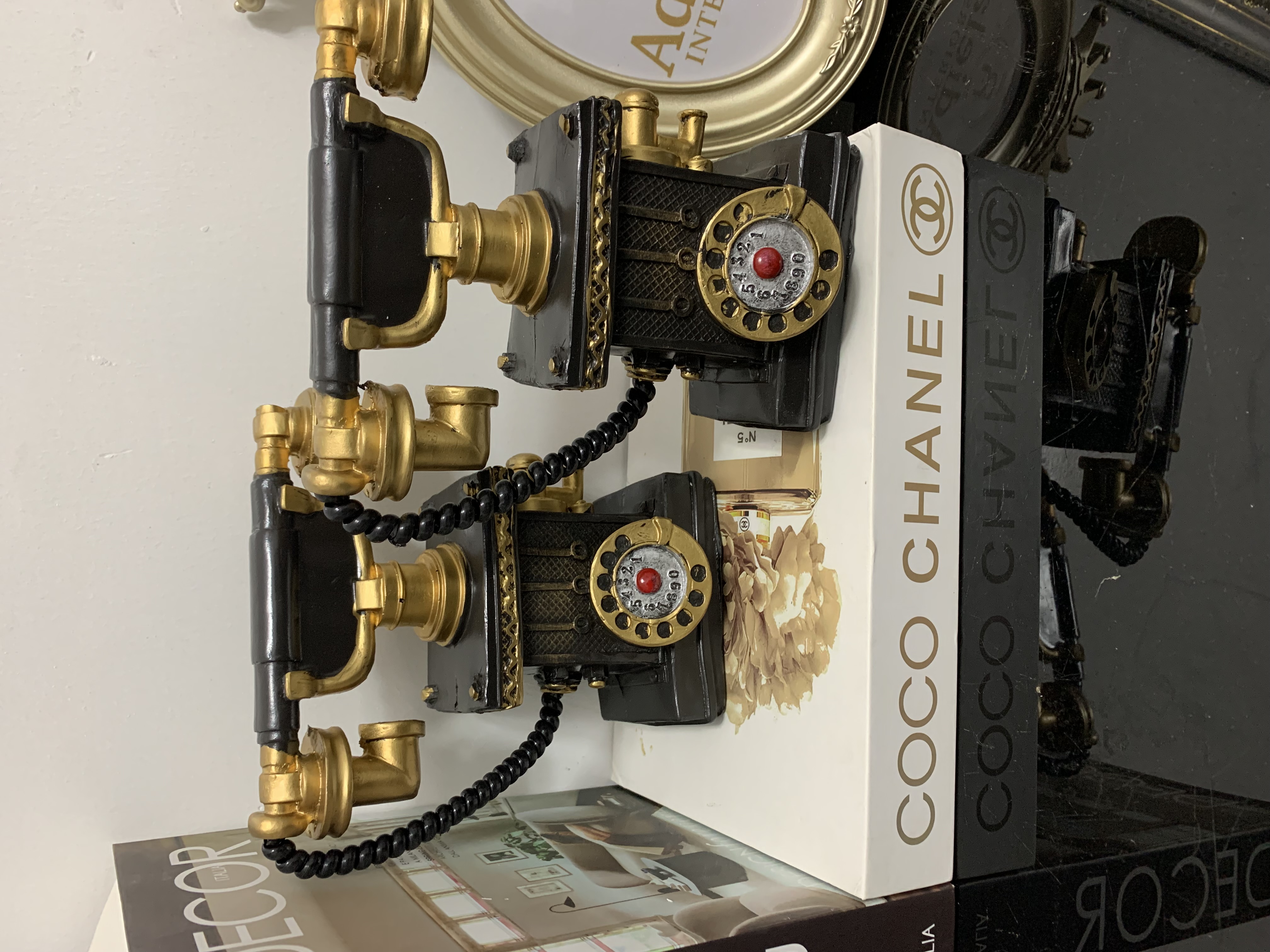 Ceramic Telephone Decor Image