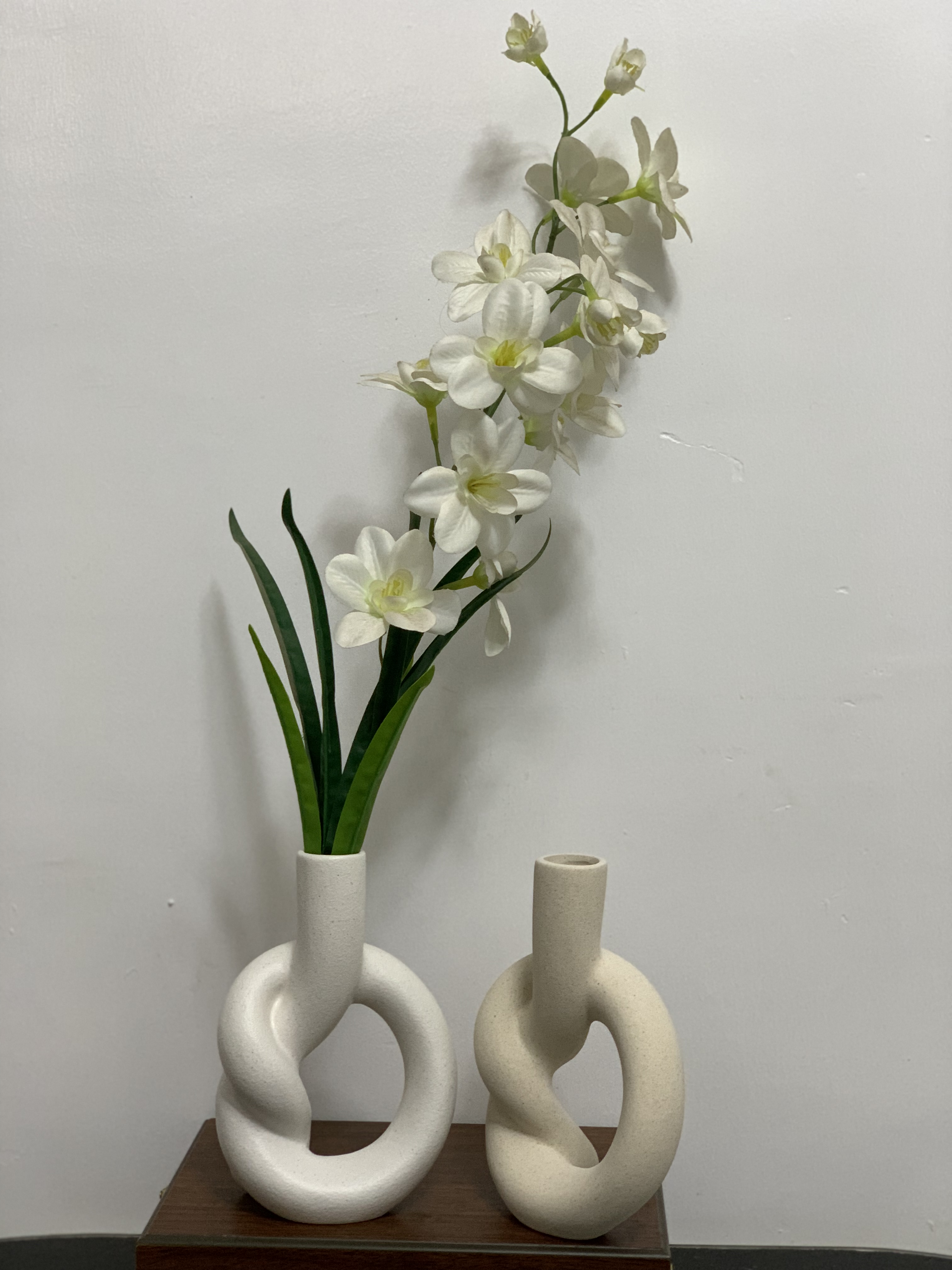 Knot Vase Image