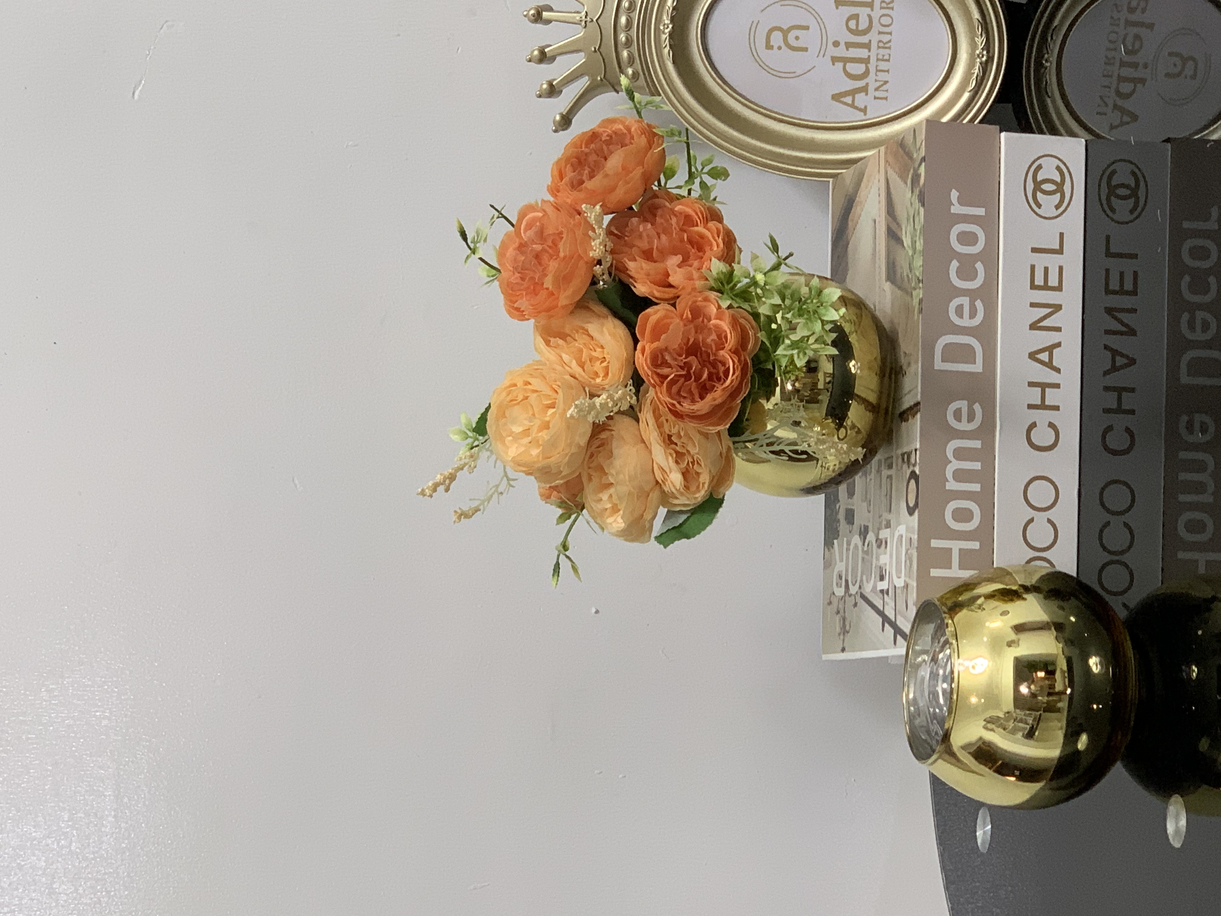 4” ROUND GOLD VASE + FLOWERS Image