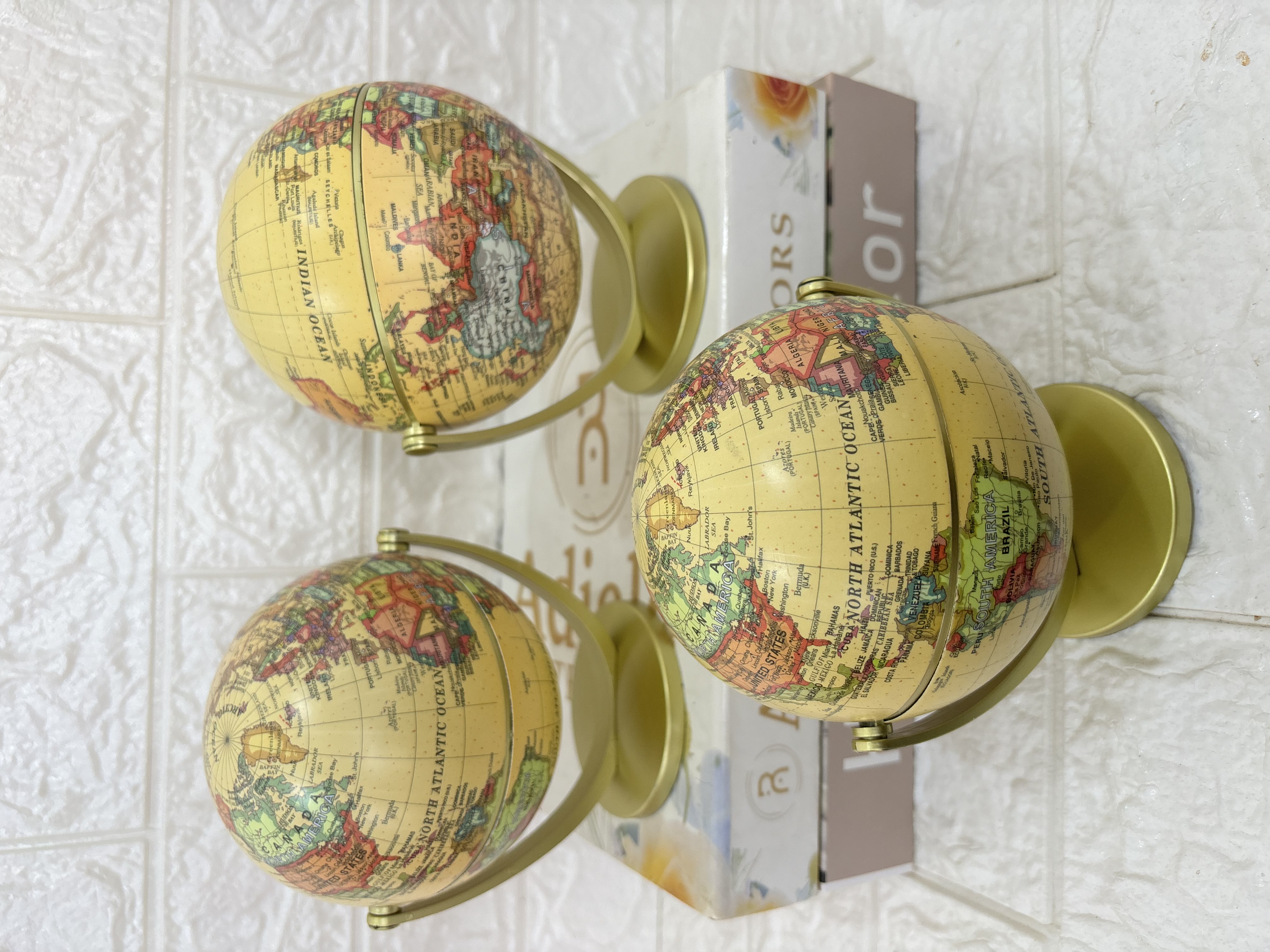 Swivel Table Globe - Yellow Image