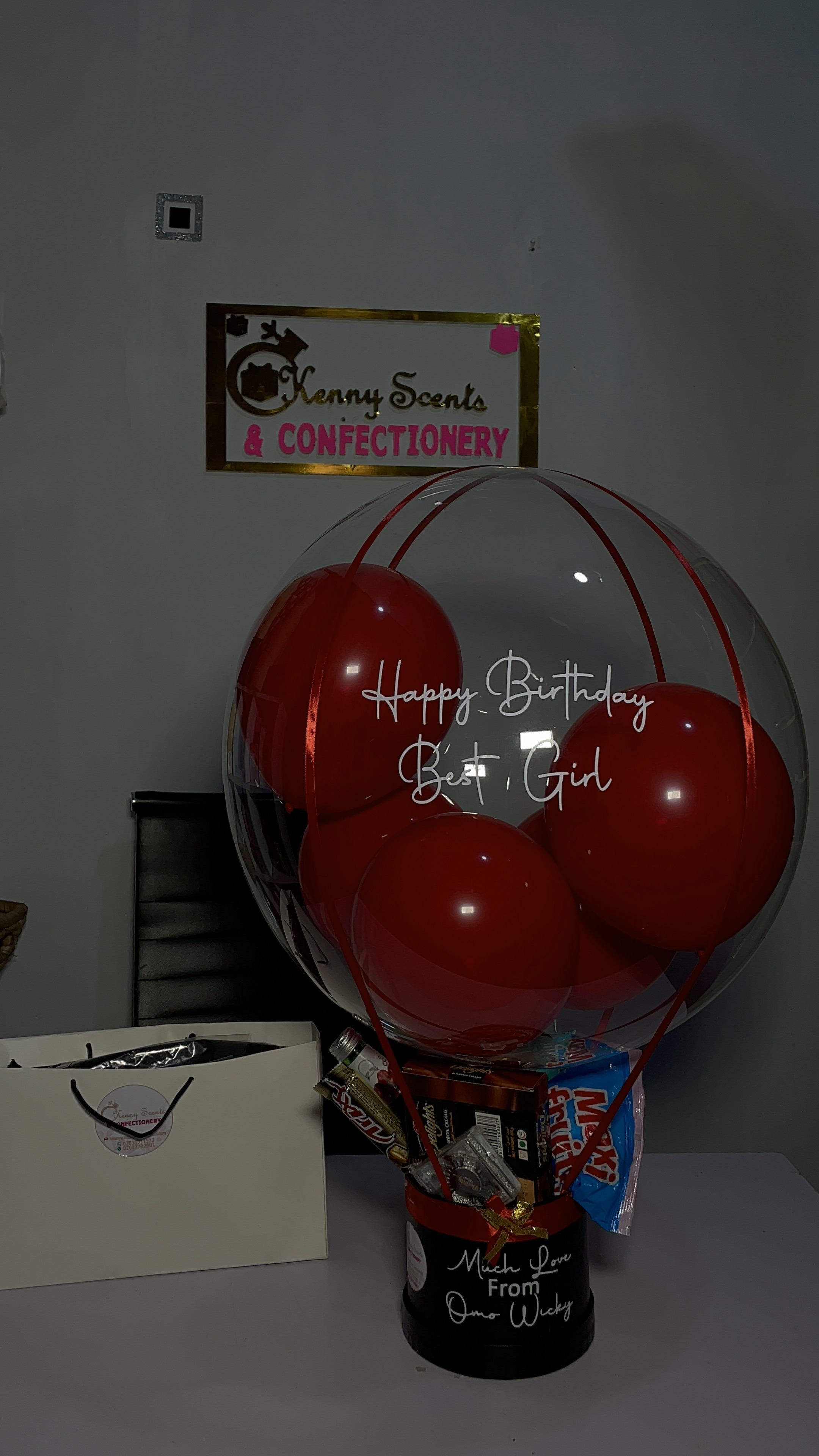 Balloon treat boxes image