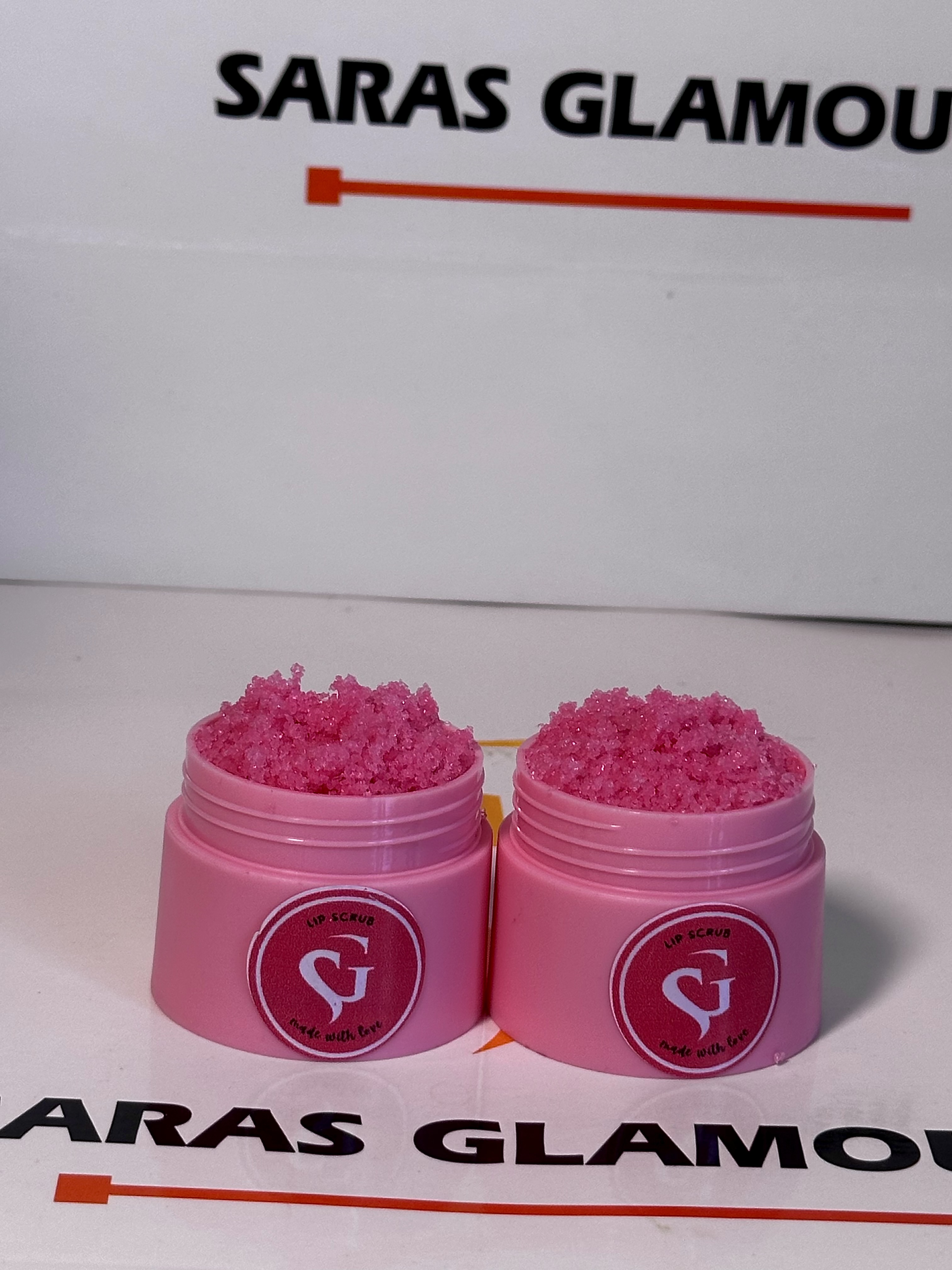 Pinklip Scrub image