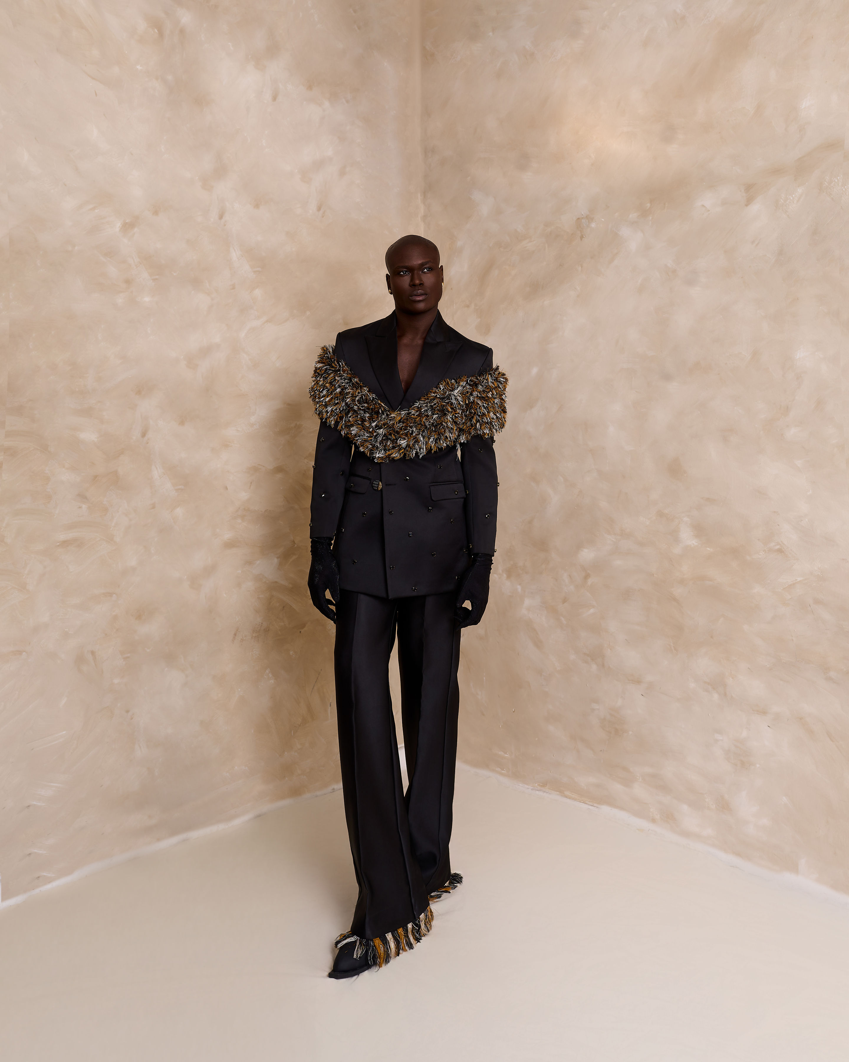 The PINNACLE SUIT SET image