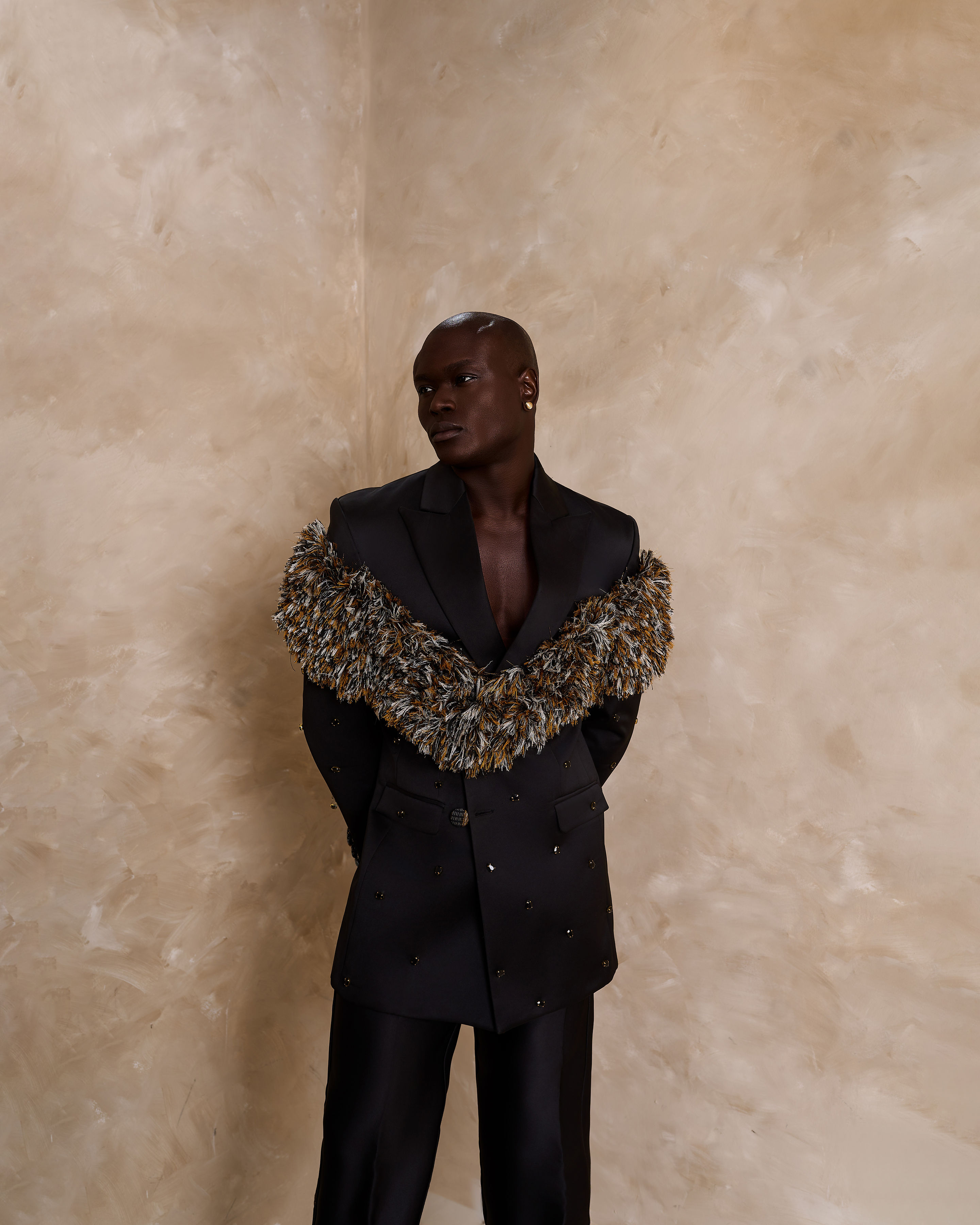 The PINNACLE SUIT SET image