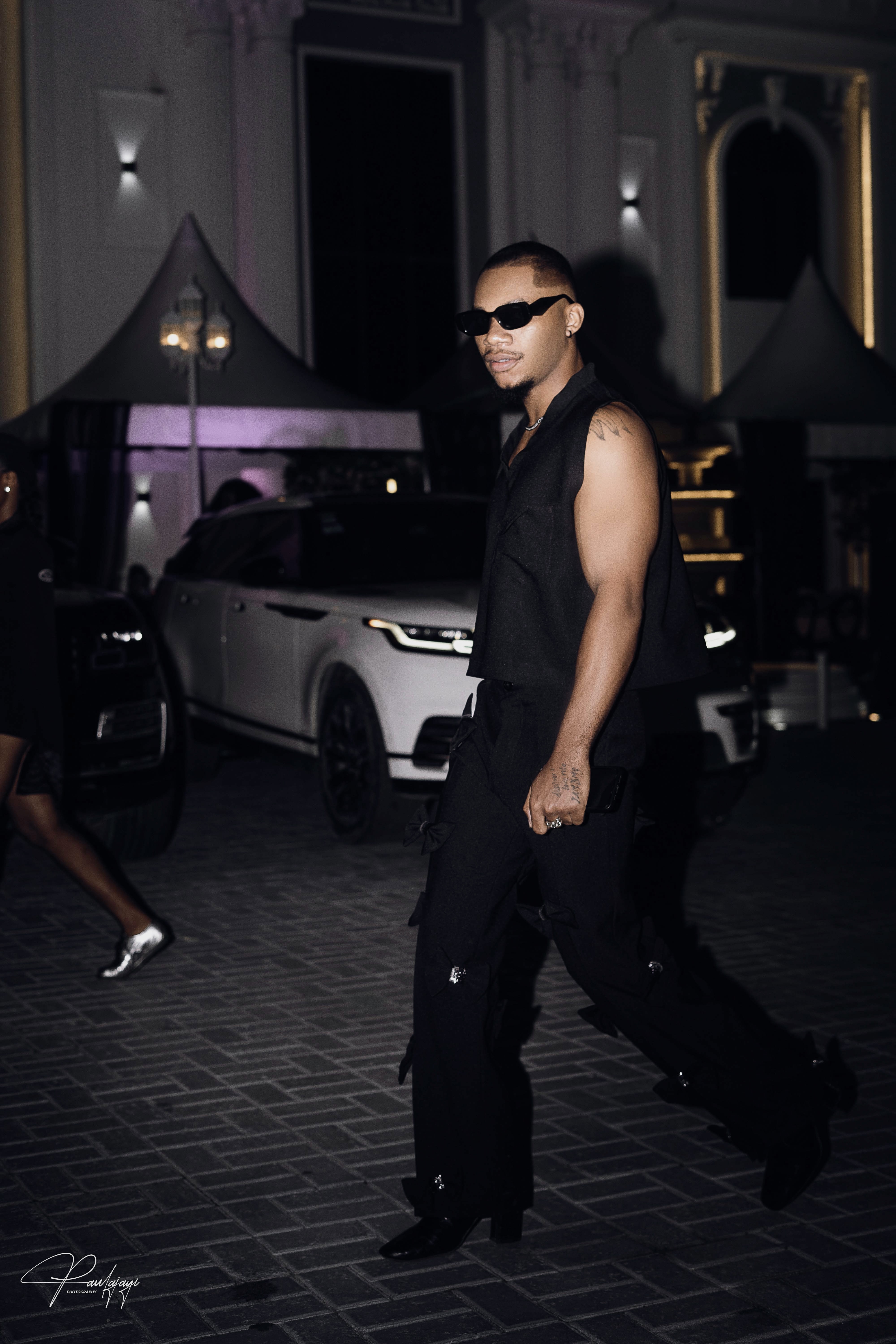 THE SLEEVELESS BOW SET image