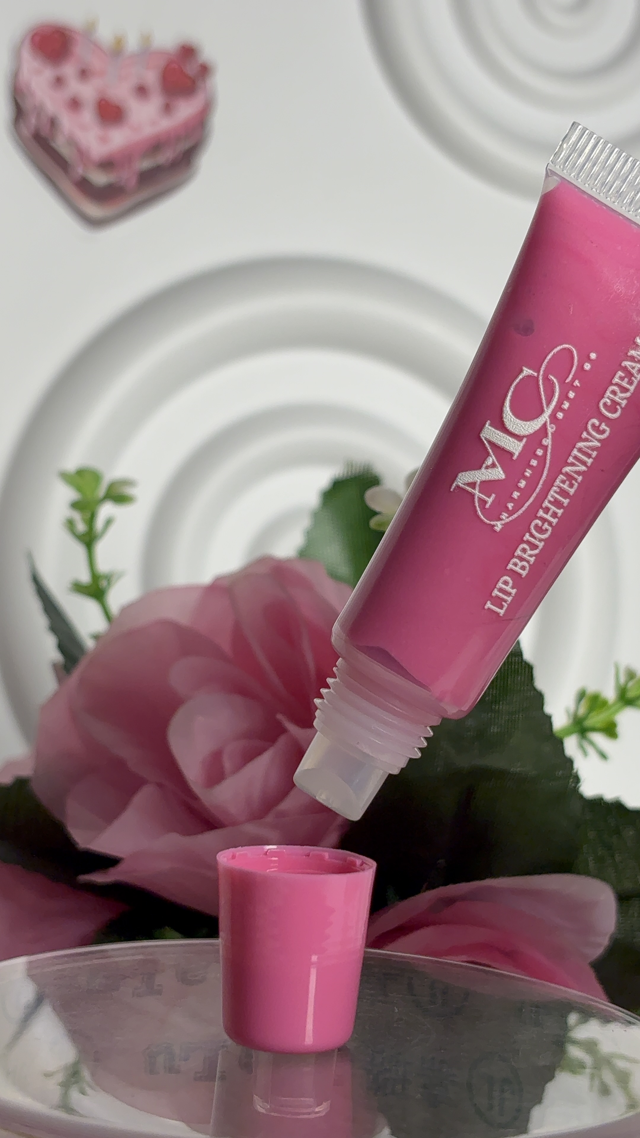 LIP BRIGHTENING CREAM image