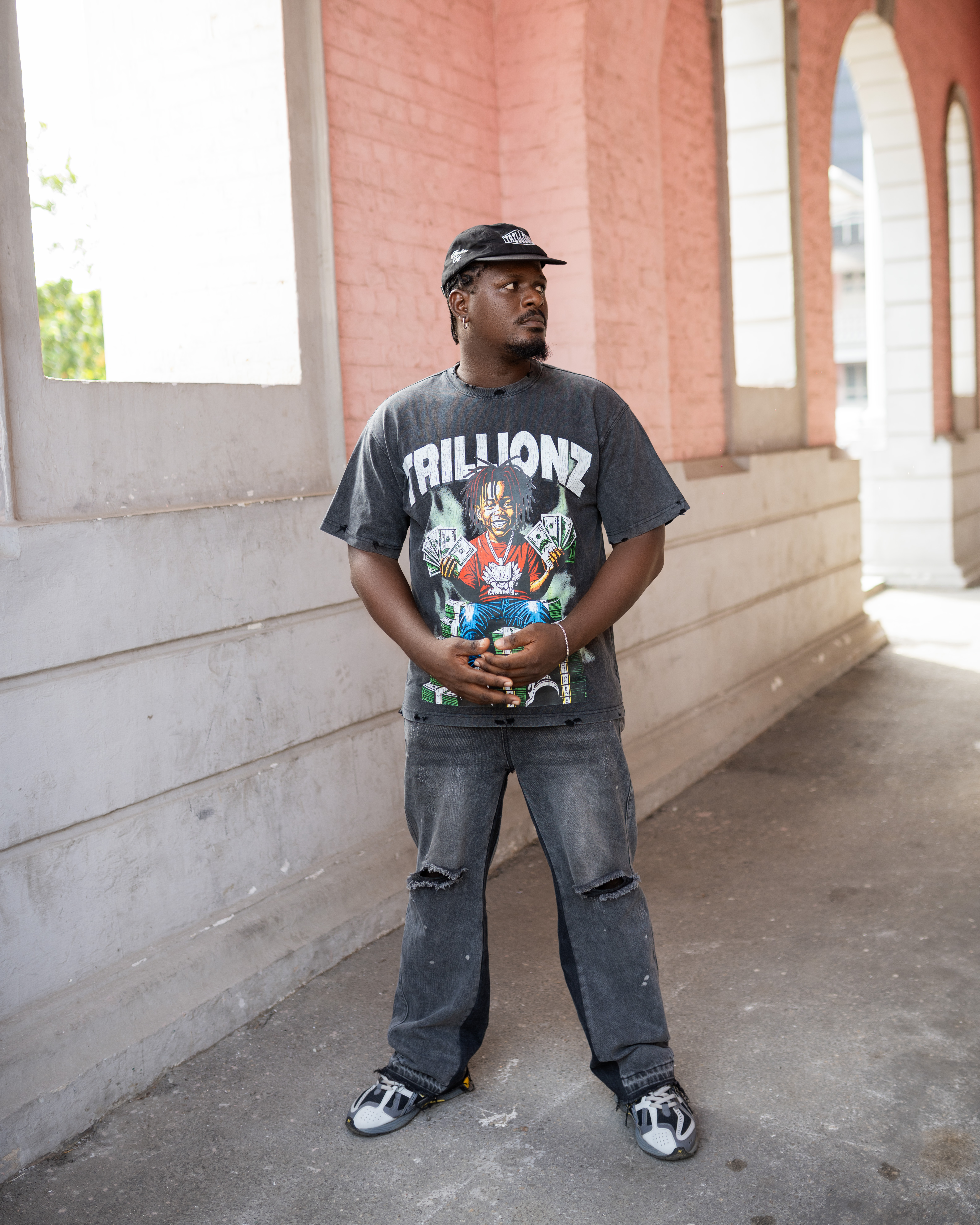 RICH DREAMS TEE image