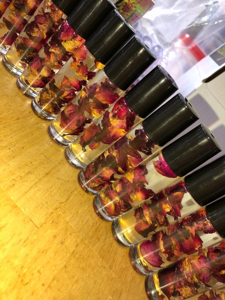 Royal Essence Rose infused lip Oil image